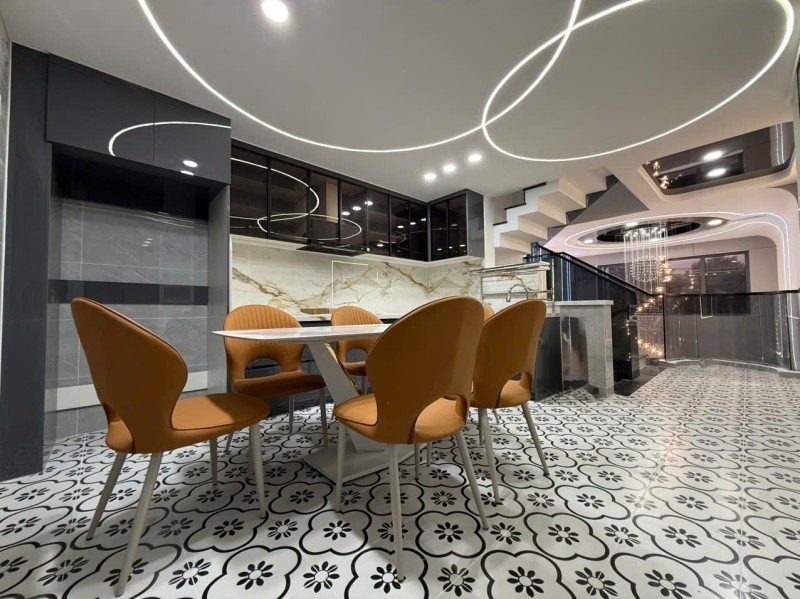 Bán nhà 5 tầng đường Nguyễn Duy Trinh, Q9, Thủ Đức, TP HCM. DT, 56m2, 5 tầng, SH. Giá  6.45  tỷ. 2