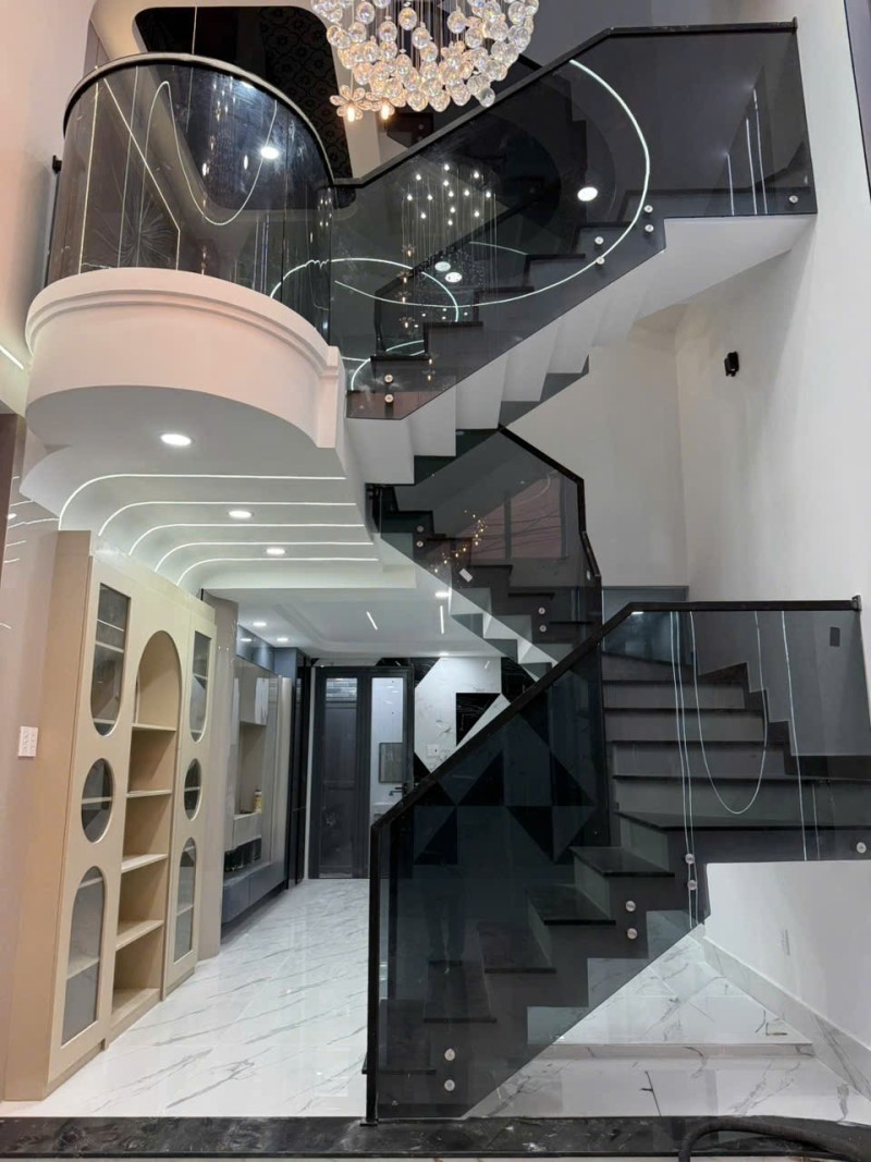 Bán nhà 5 tầng đường Nguyễn Duy Trinh, Q9, Thủ Đức, TP HCM. DT, 56m2, 5 tầng, SH. Giá  6.45  tỷ.