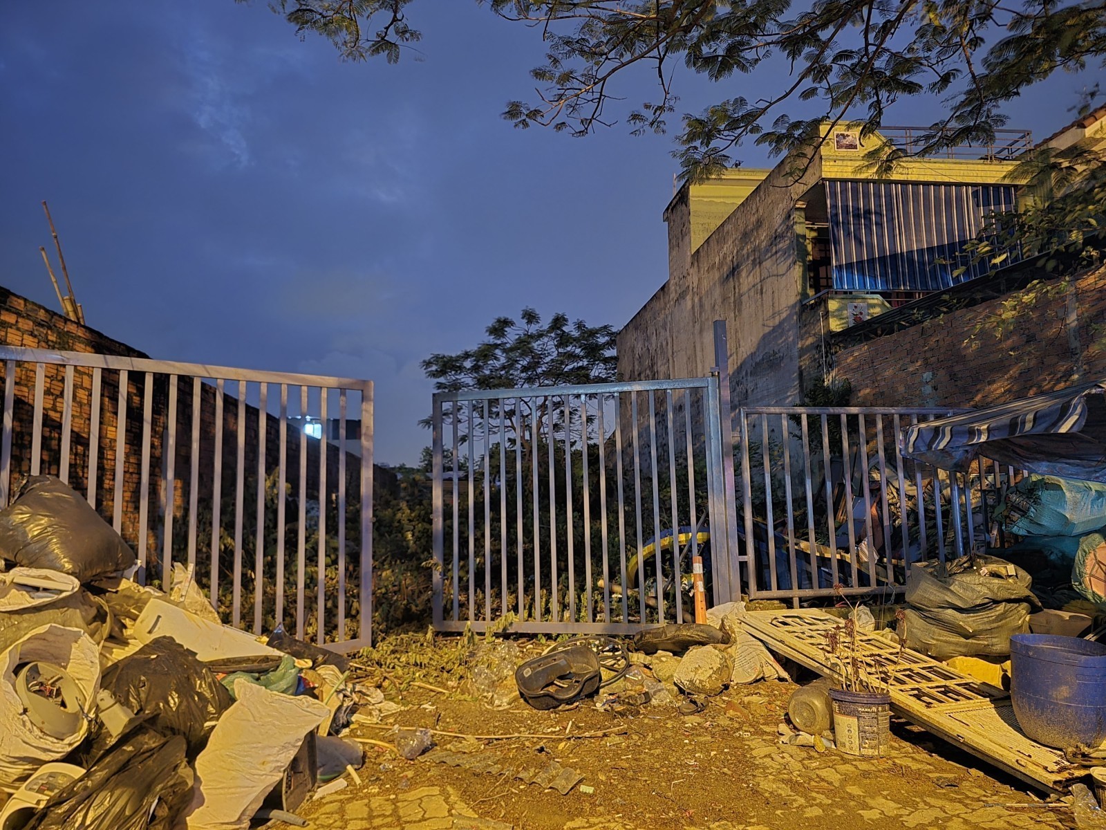 Bán mặt tiền đường Nguyễn Duy Trinh 370m2 – ngang khủng – giá 20.5 tỷ 2