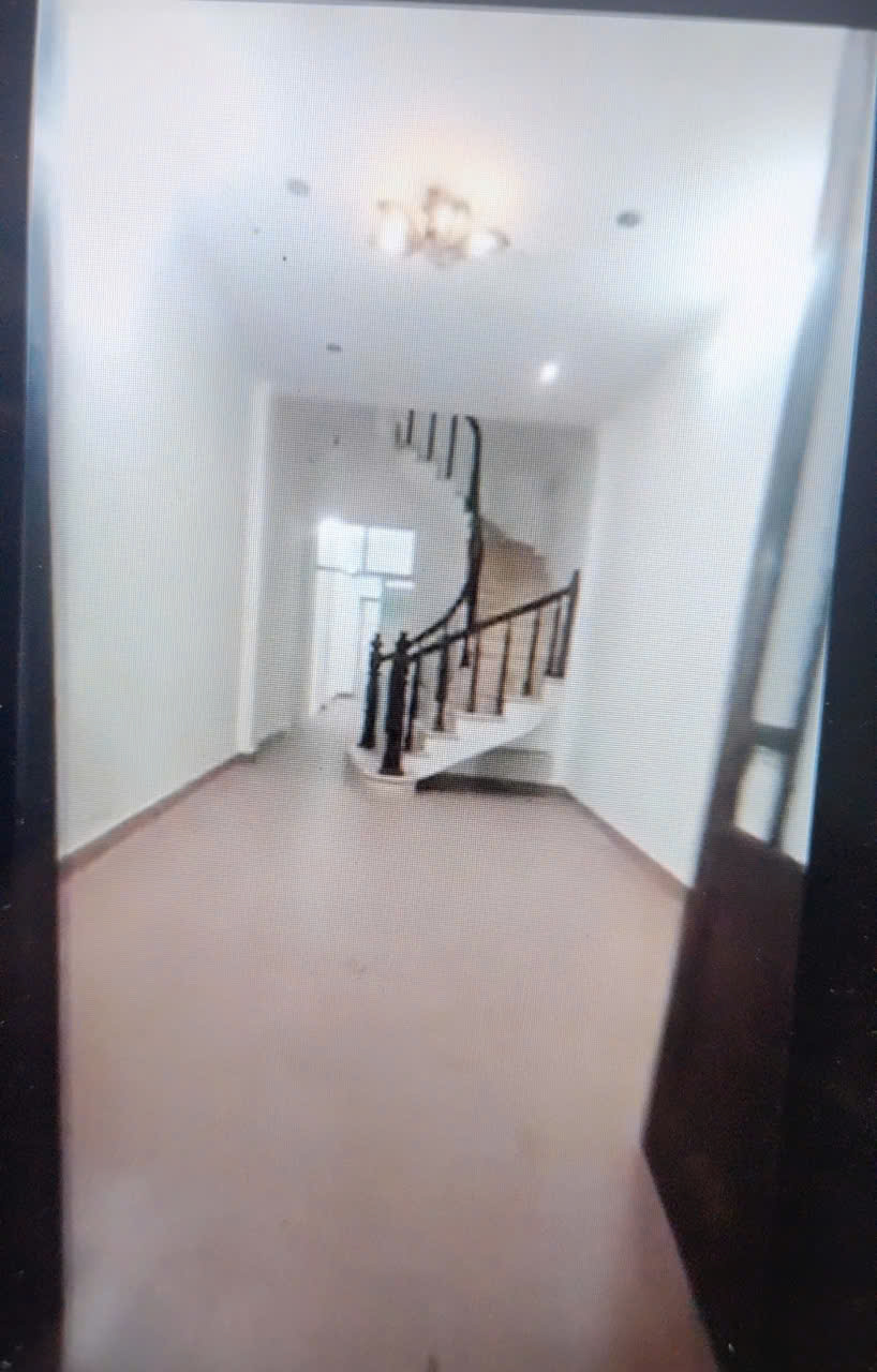 Cho thuê nhà riêng ngõ Hoa Bằng, Cầu Giấy 60m x 4T giá 20 triệu, 10M RA Ô TÔ