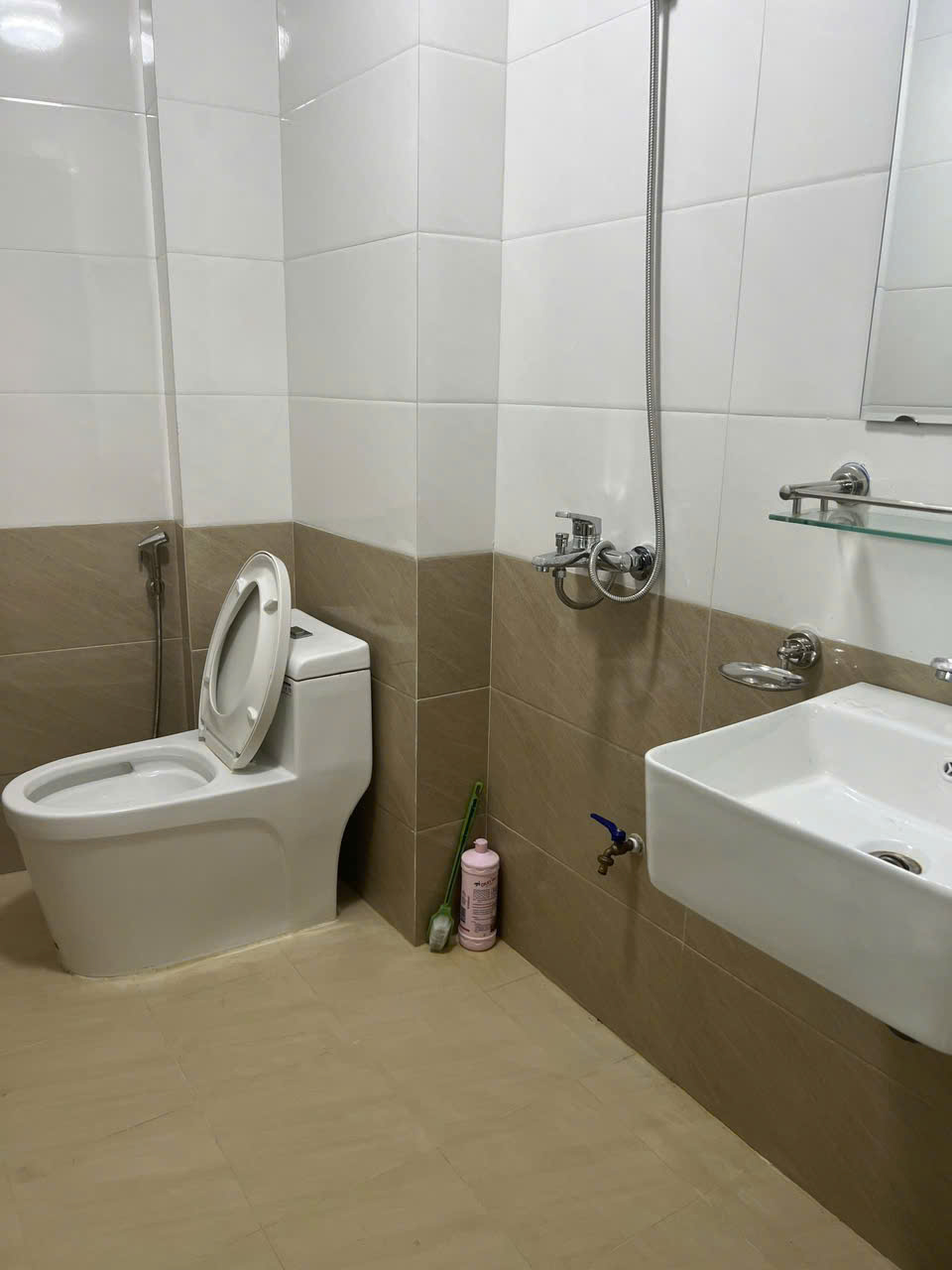 Cho thuê nhà ngõ 401 Nguyễn Khang, Cầu Giấy 40m x 2T giá 9tr NHÀ SẠCH ĐẸP 5