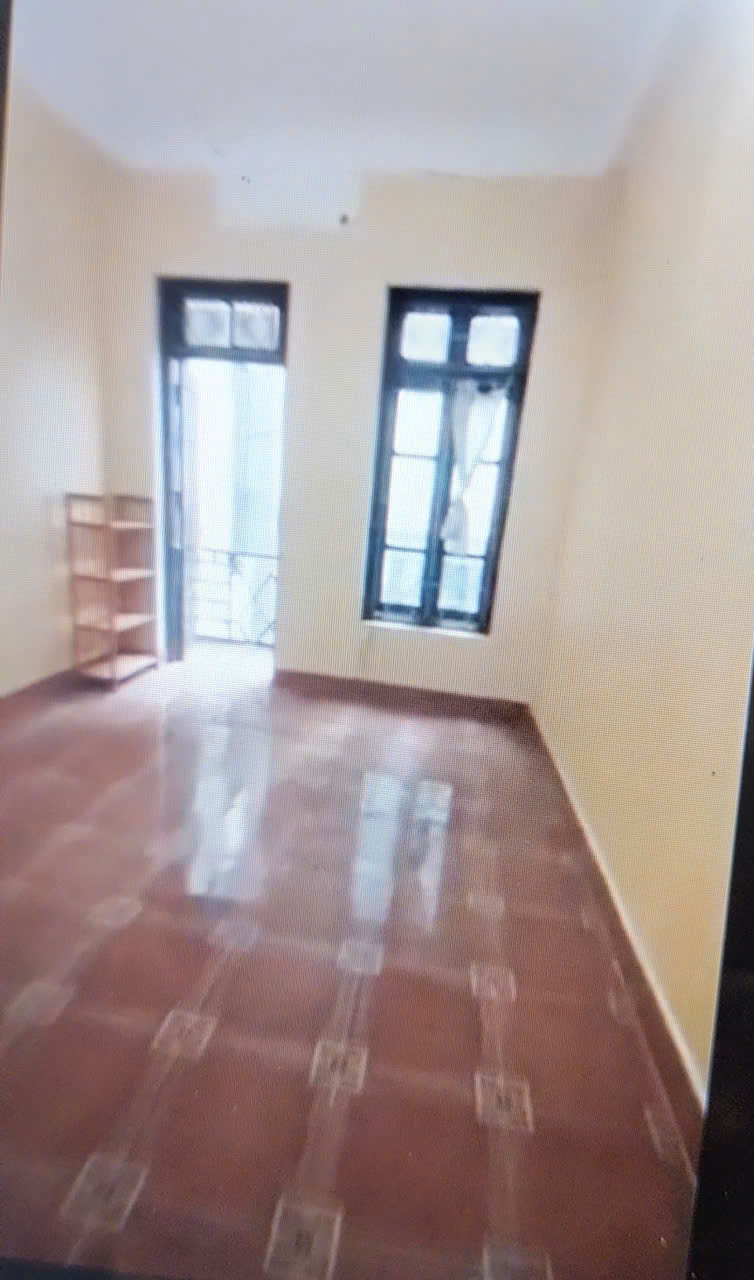 Cho thuê nhà riêng ngõ Hoa Bằng, Cầu Giấy 60m x 4T giá 20 triệu, 10M RA Ô TÔ 2