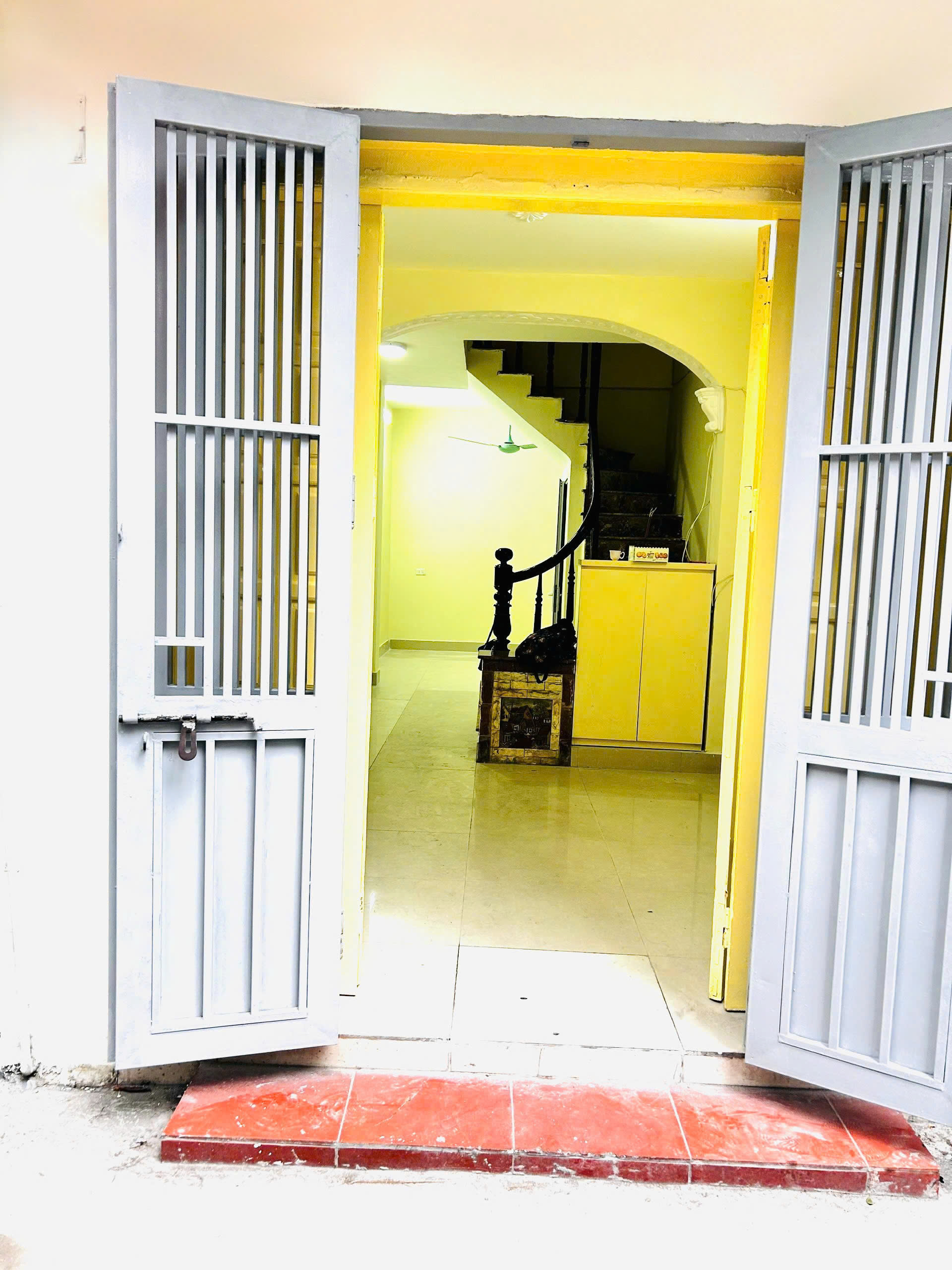 Cho thuê nhà riêng Nguyễn Chí Thanh, quận Đống Đa 30m x 4T, 5PN3VS giá 12 triệu 2