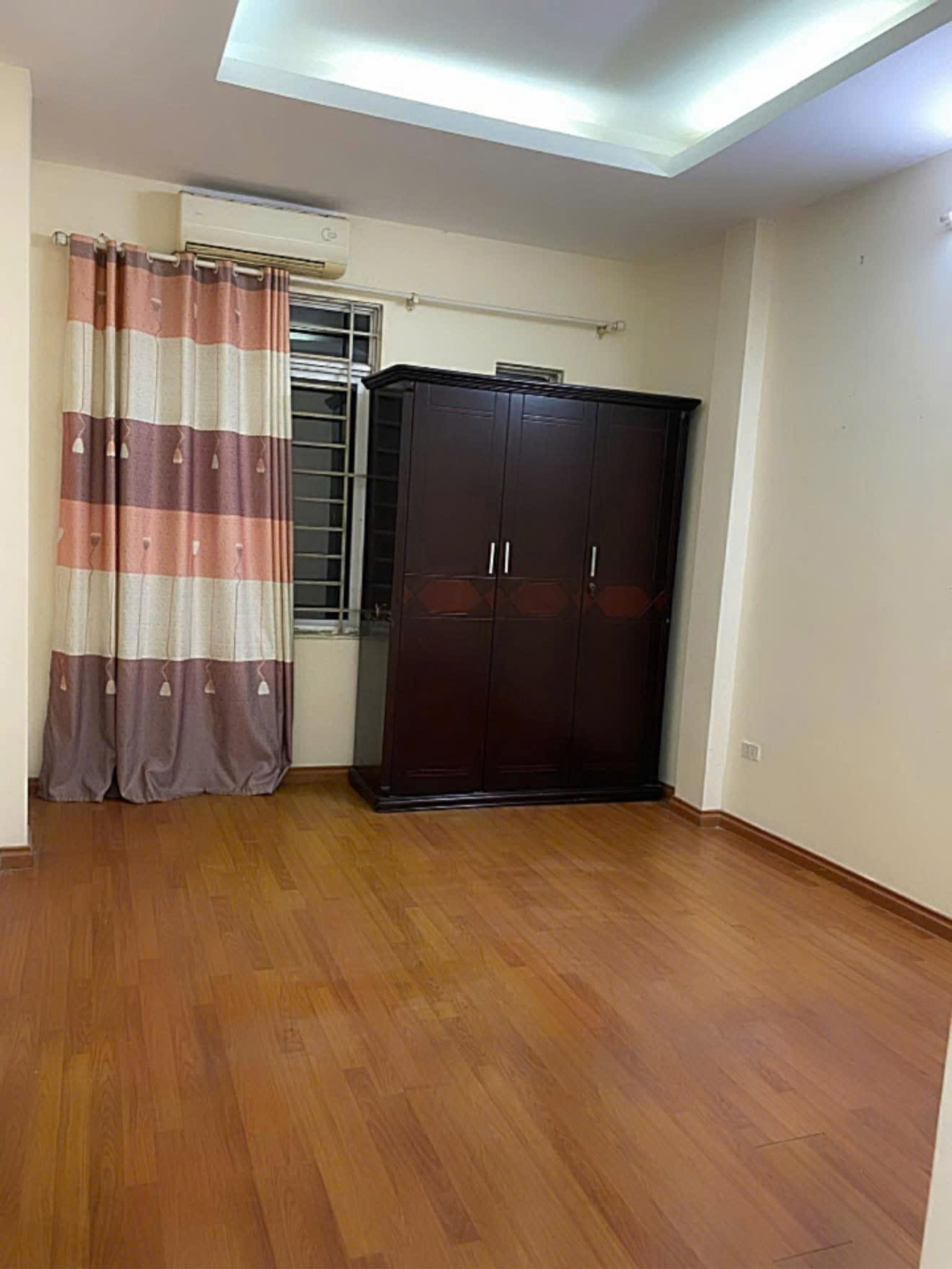 Cho thuê nhà riêng ngõ 142 phố Quan Nhân, quận Thanh Xuân 30m x 5T giá 13 triệu 3