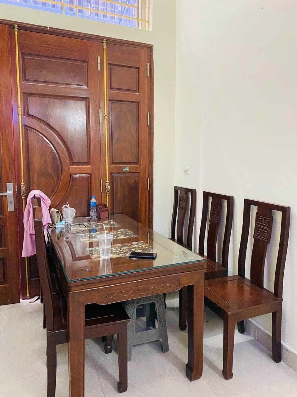 Cho thê nhà đường 800A Hoàng Quốc Việt, Cầu Giấy 30m x 3T( 3 ngủ) FULL ĐỒ giá 12tr 3