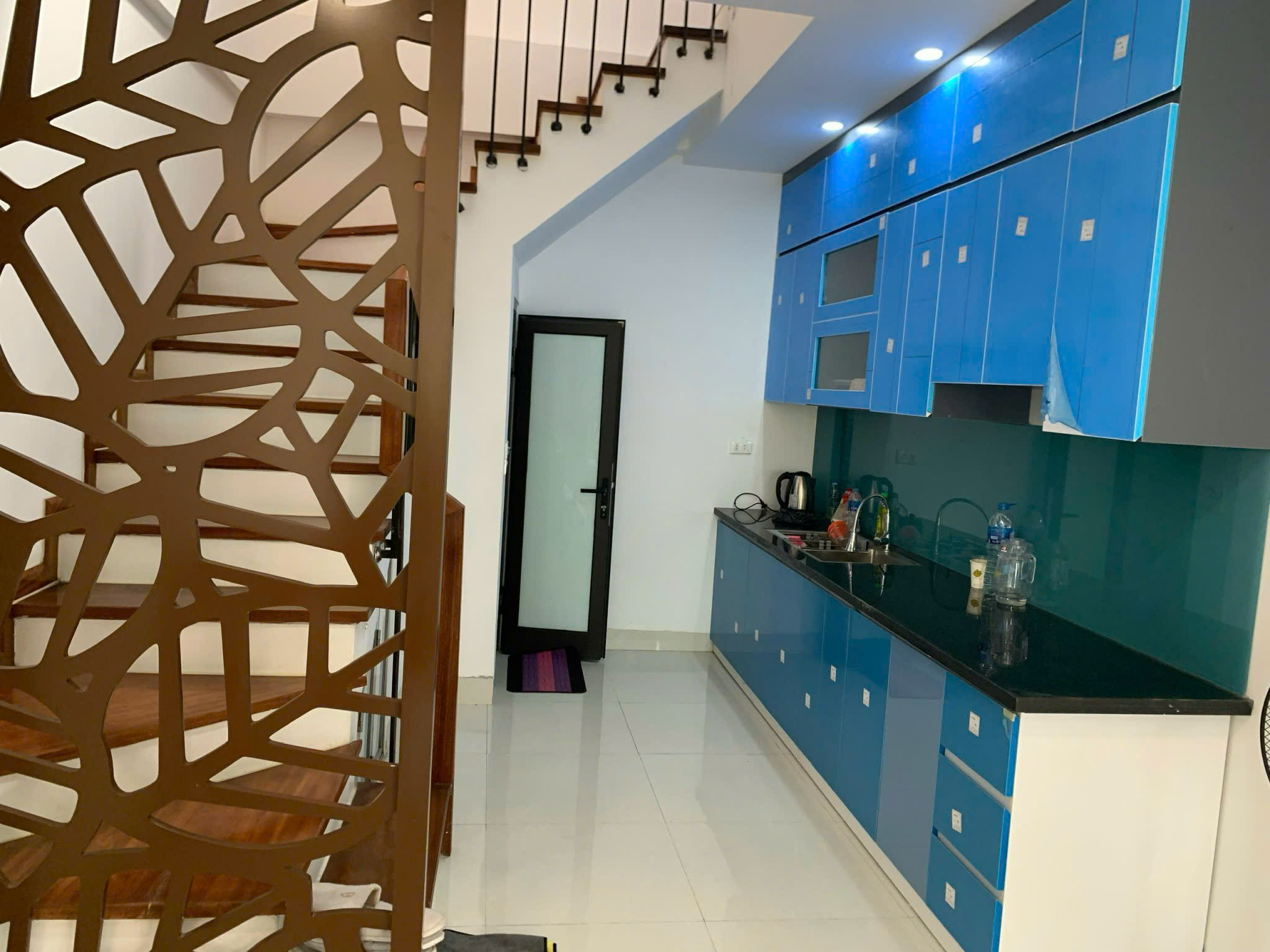 Cho thuê nhà ngõ 406 Hồ Tùng Mậu, Cầu Giấy 35m x 5T giá 16 triệu NHÀ MỚI ĐẸP 4