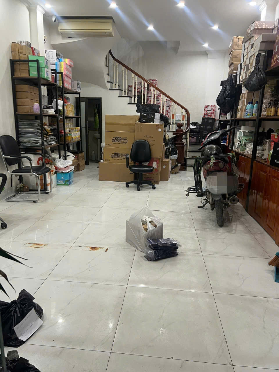 Cho thuê nhà Hồ Tùng Mậu, Mai Dịch, Cầu Giấy 40m x 6T LÔ GÓC, OTO giá 16.5 triệu 3