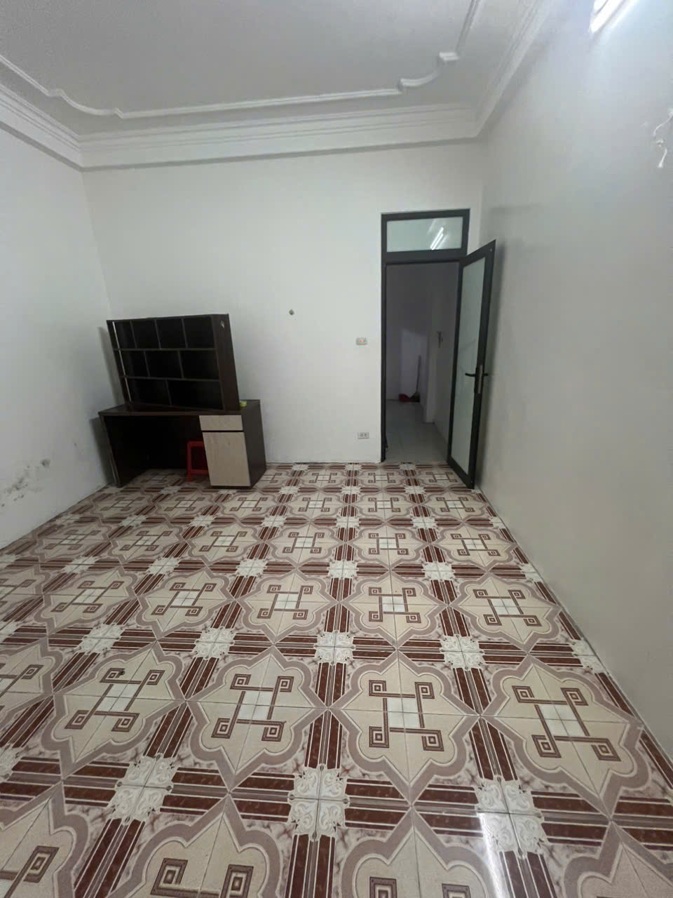 Cho thuê nhà ngõ 718 đường Láng - Đống Đa 35m x 5T giá 13.5 triệu 20M RA Ô TÔ 2