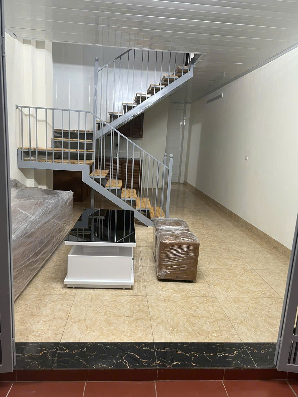 Cho thuê nhà ngõ 401 Nguyễn Khang, Cầu Giấy 40m x 2T giá 9tr NHÀ SẠCH ĐẸP