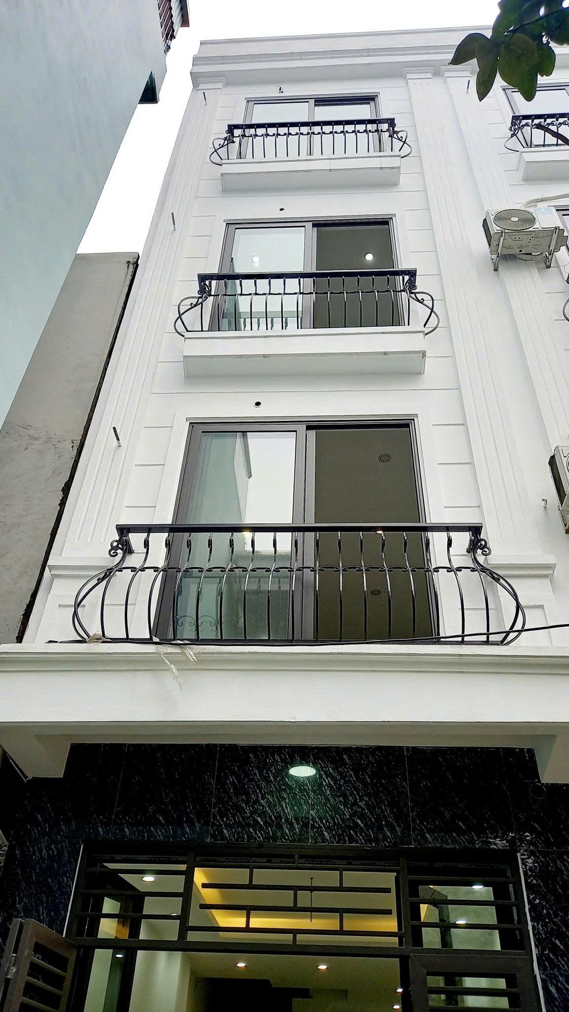 Cho thuê nhà ngõ 157 Hữu Hưng, Tây Mỗ, Nam Từ Liêm 30m x 5T FULL ĐỒ giá 12 triệu