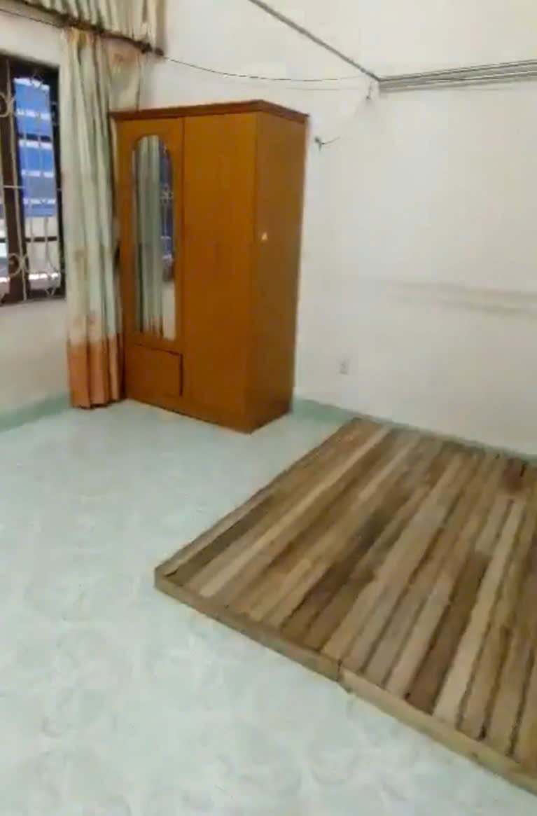 Cho thuê nhà riêng đường  Láng -  quận Đống Đa 40m x 4T, 3PN3VS giá 13 triệu 3