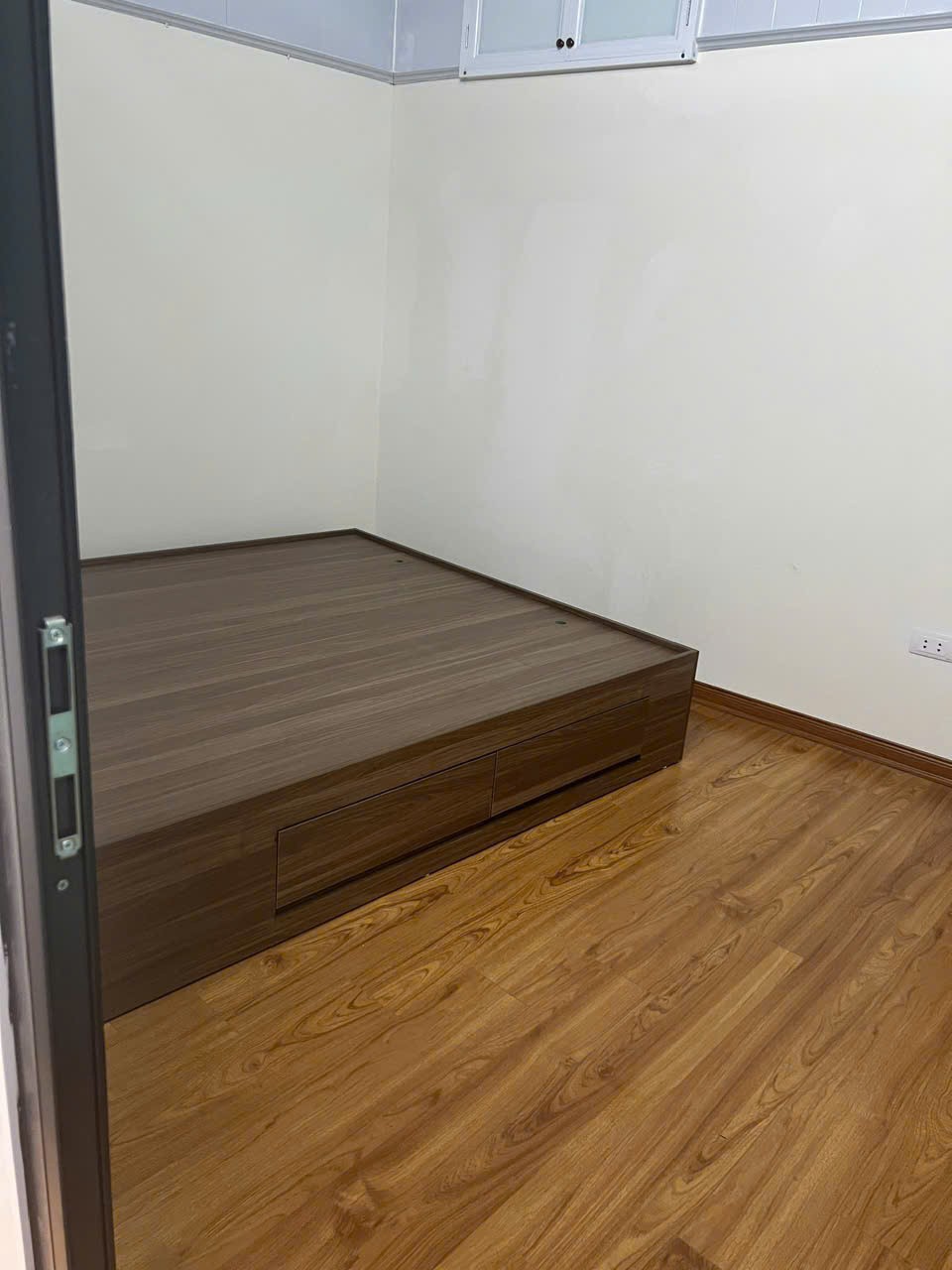 Cho thuê nhà ngõ 401 Nguyễn Khang, Cầu Giấy 40m x 2T giá 9tr NHÀ SẠCH ĐẸP 2