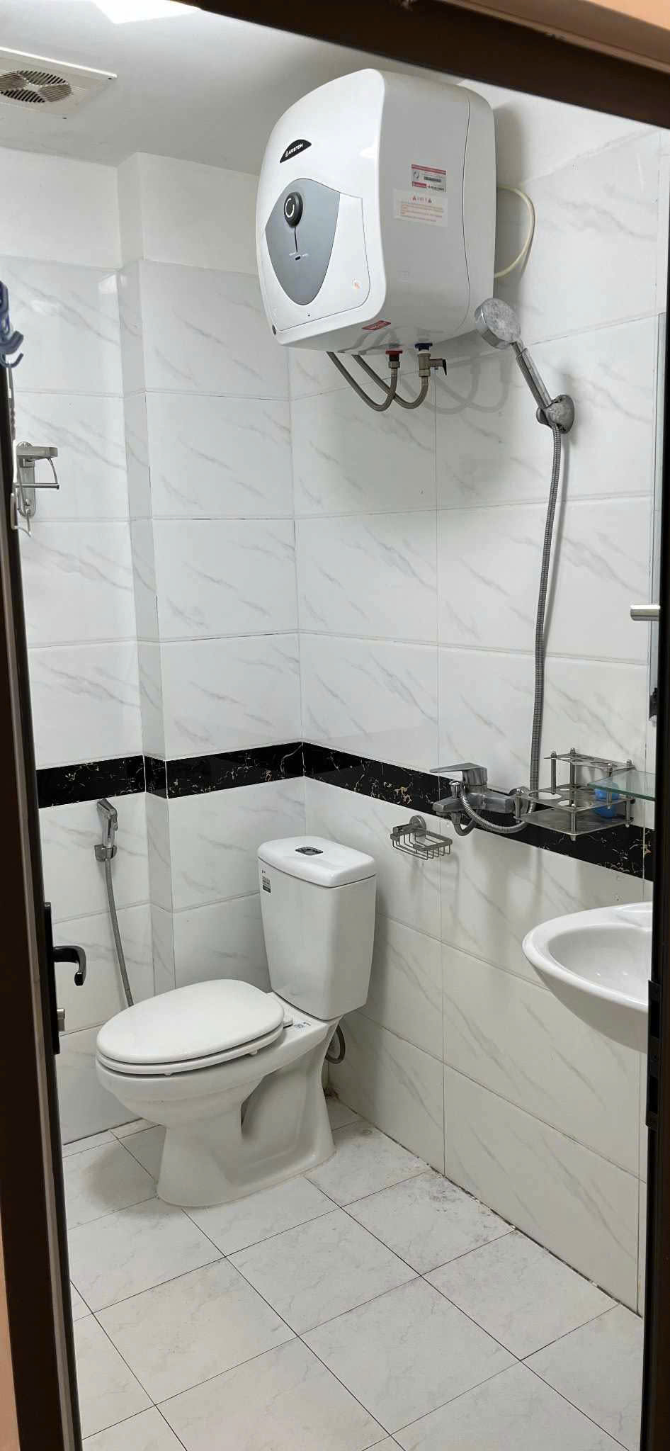 Cho Thuê Nhà gần ngõ 155 Phú Đô, Nam Từ Liêm 35m x 5T FULL ĐỒ giá 13 triệu 3