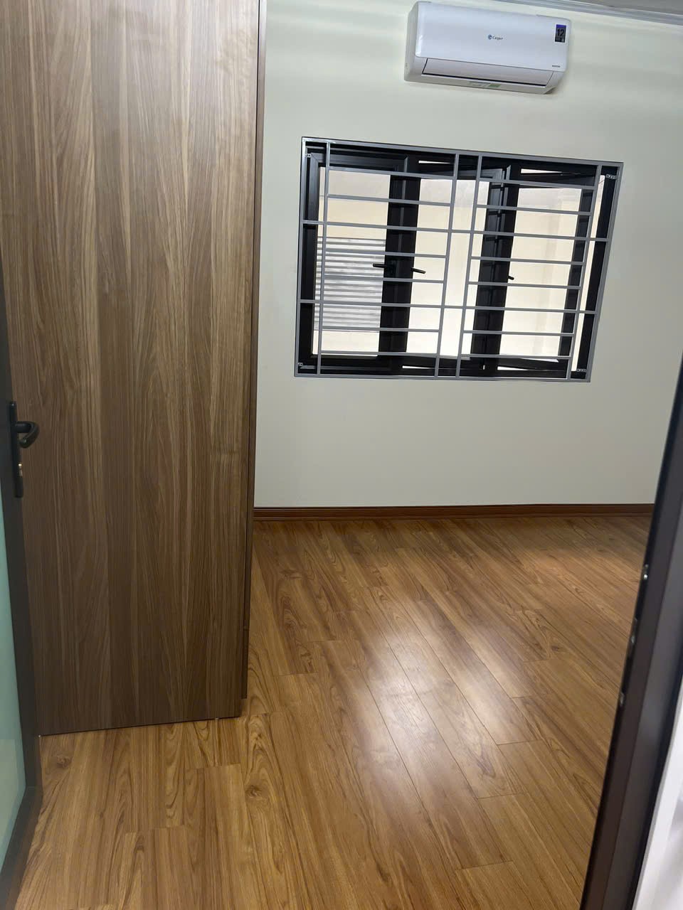 Cho thuê nhà ngõ 401 Nguyễn Khang, Cầu Giấy 40m x 2T giá 9tr NHÀ SẠCH ĐẸP 3