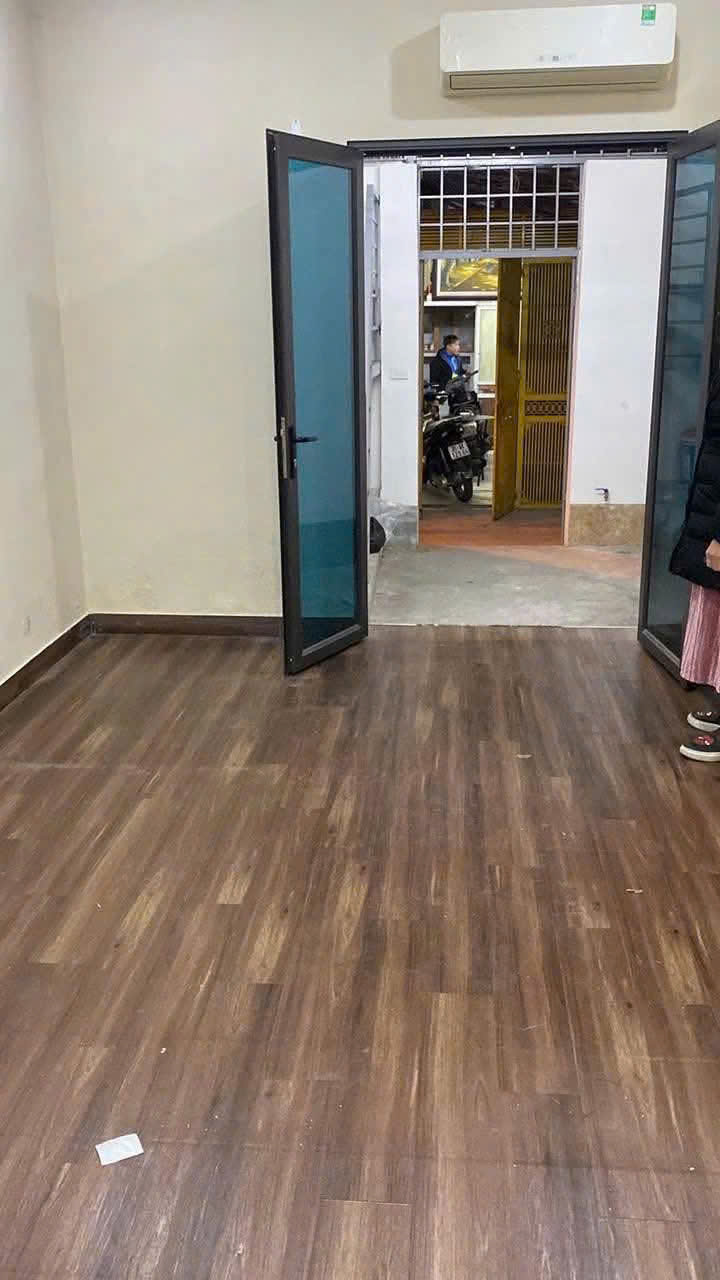 Cho thuê nhà ngõ Lê Thanh Nghị, Bạch Mai, Hai Bà Trưng 35m x 3 tầng giá 10 triệu 3