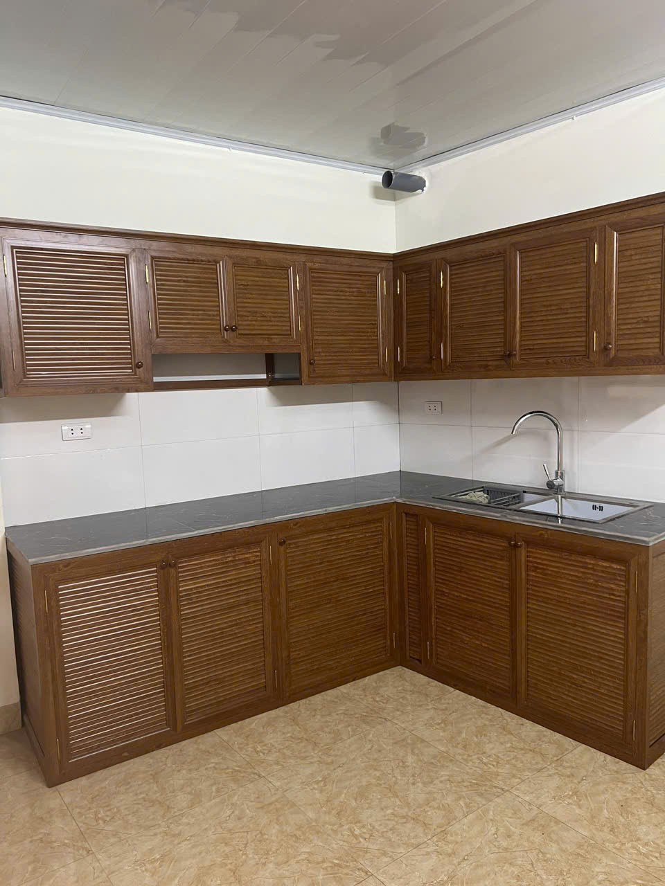 Cho thuê nhà ngõ 401 Nguyễn Khang, Cầu Giấy 40m x 2T giá 9tr NHÀ SẠCH ĐẸP 4