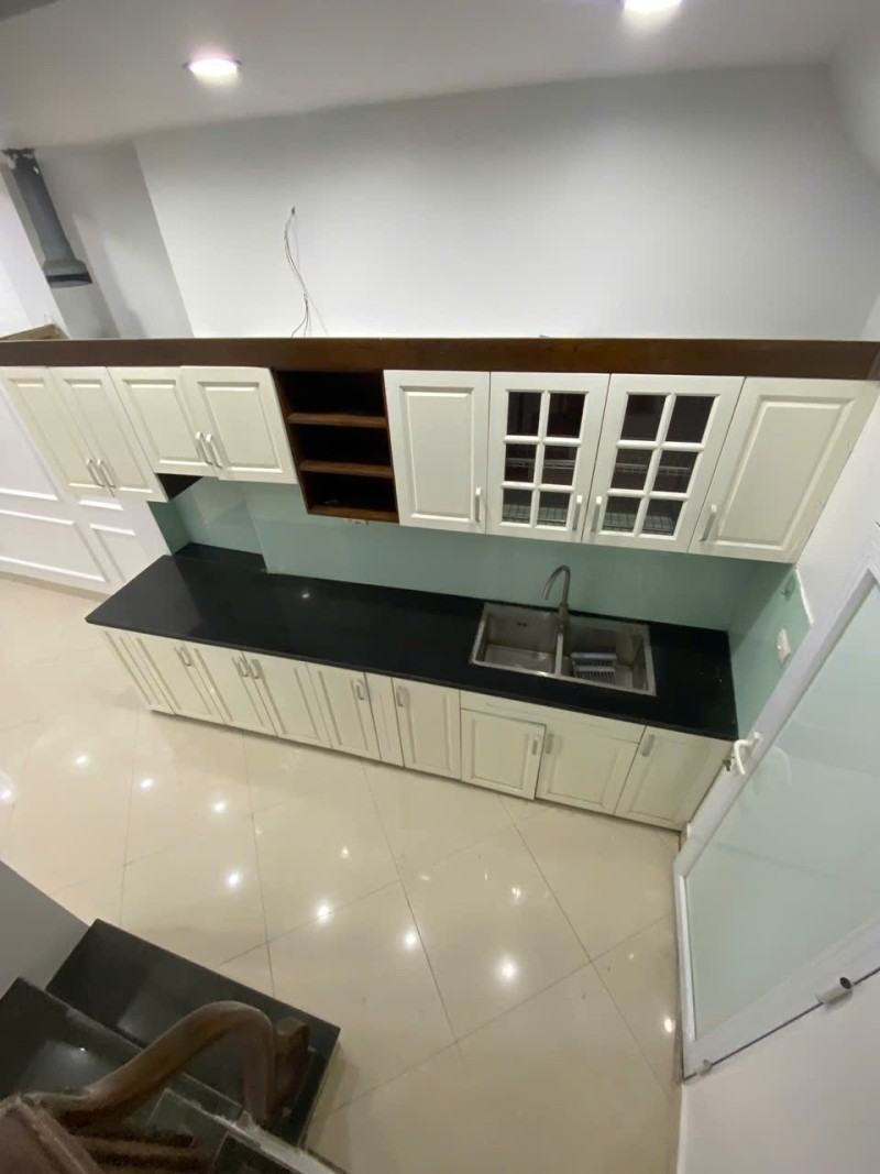 BÁN NHÀ DÂN XÂY BÁT KHỐI – LONG BIÊN - 34m²  5 tầng  Ở ngay  Giá tốt - 6.5 tỷ 2