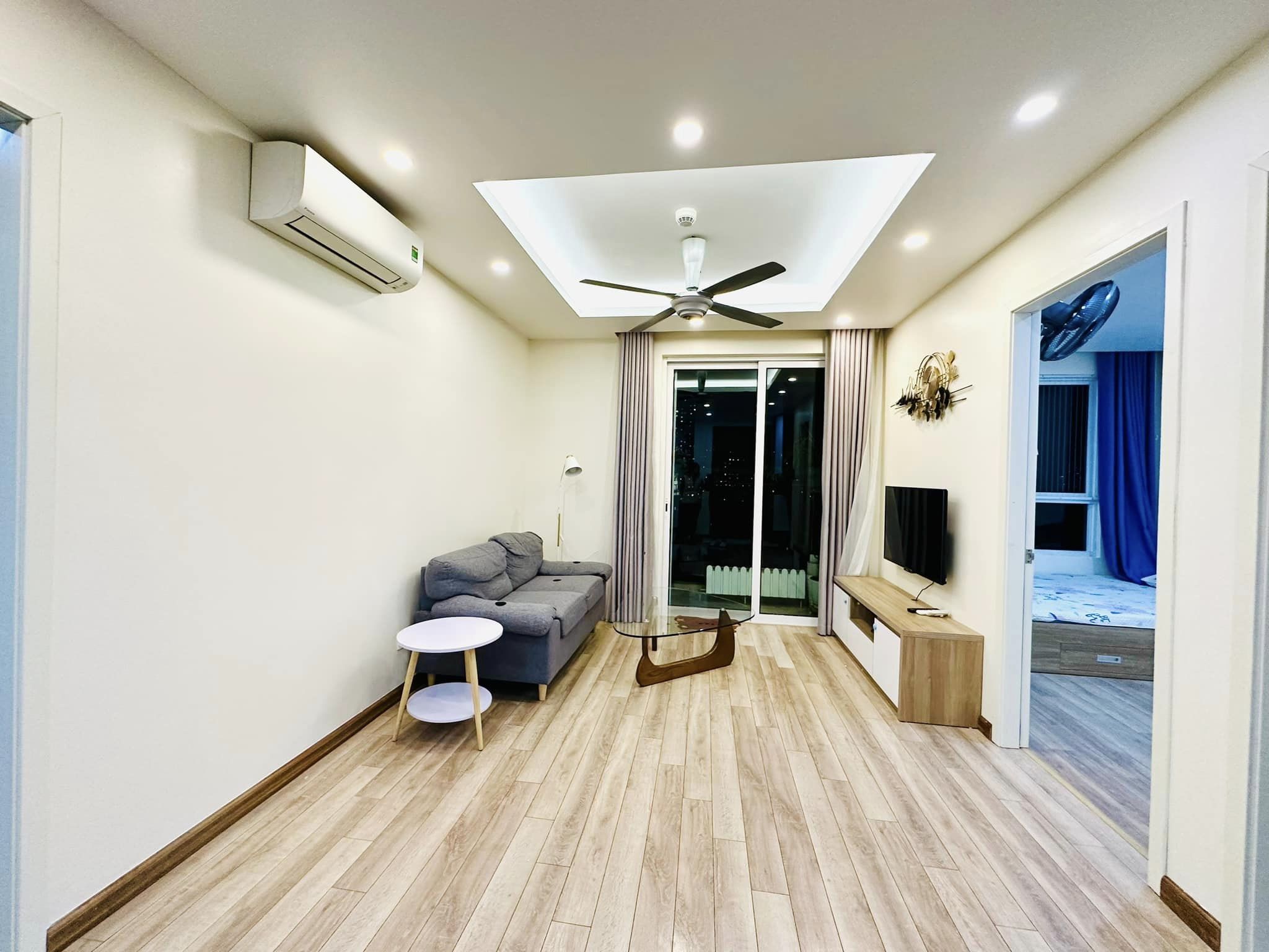 Bán căn hộ 2PN-76m2 SEASONS AVENUE full đồ giá chỉ 7.2 tỷ