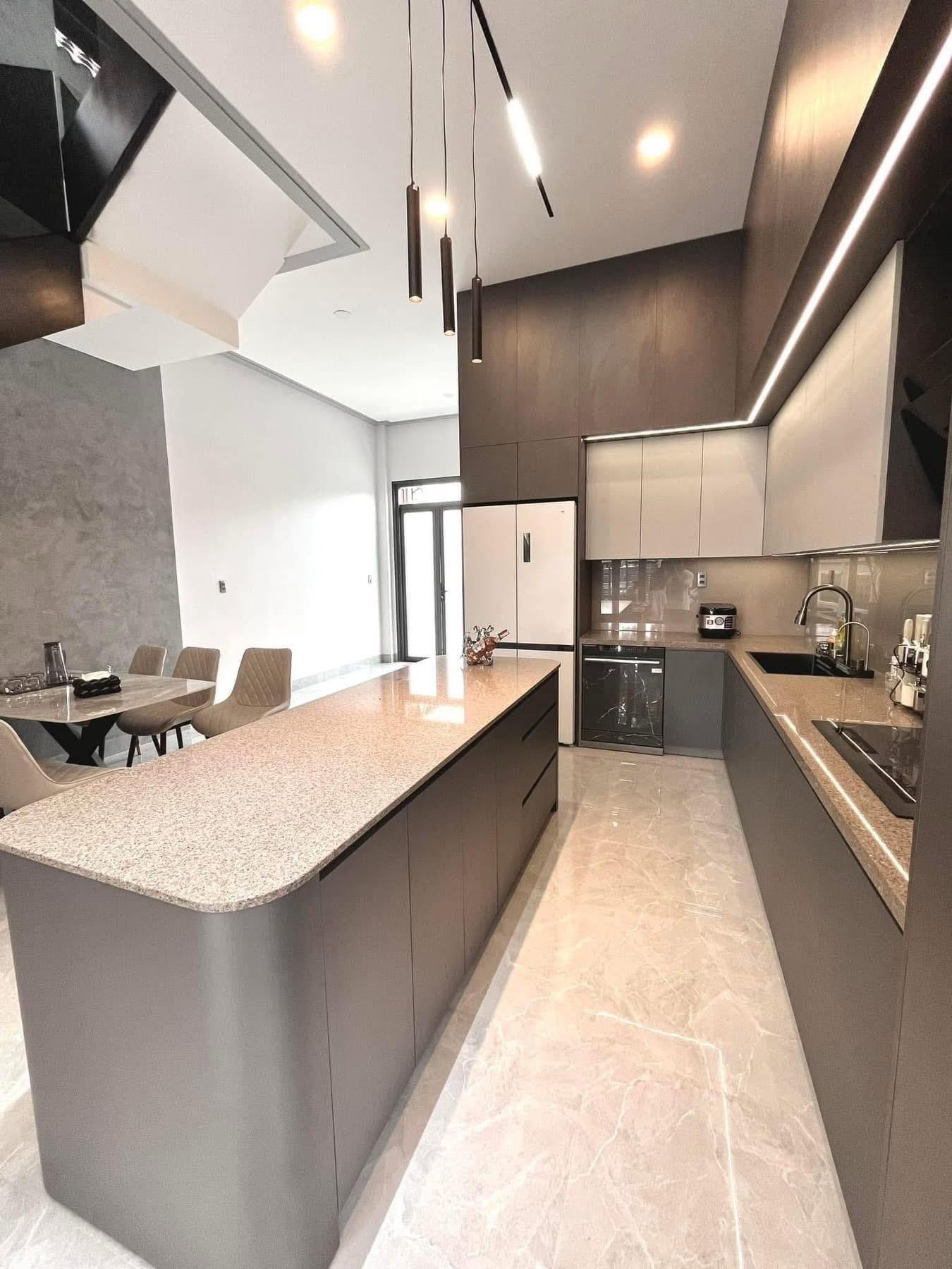 Bán nhà mặt tiền Cộng Hòa, phường 15, Tân Bình; 4x29m - 4 tầng 2