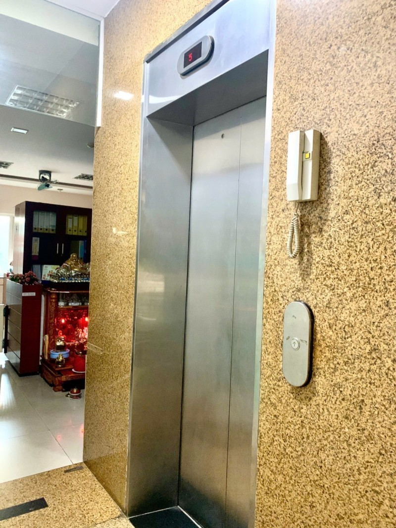 Bán tòa nhà MT Phan Châu Trinh 136m2, 7 tầng, thu nhập 100 triệu/tháng, 37.5 tỷ 2