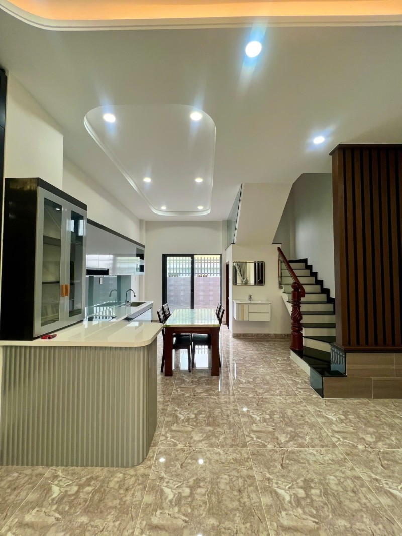 Bán nhà đườg 160 , Tăng Nhơn Phú A, Q9, Thủ Đức, TP HCM. DT 76m2, 3 tầng. Giá 6.7 tỷ, SHR - 3