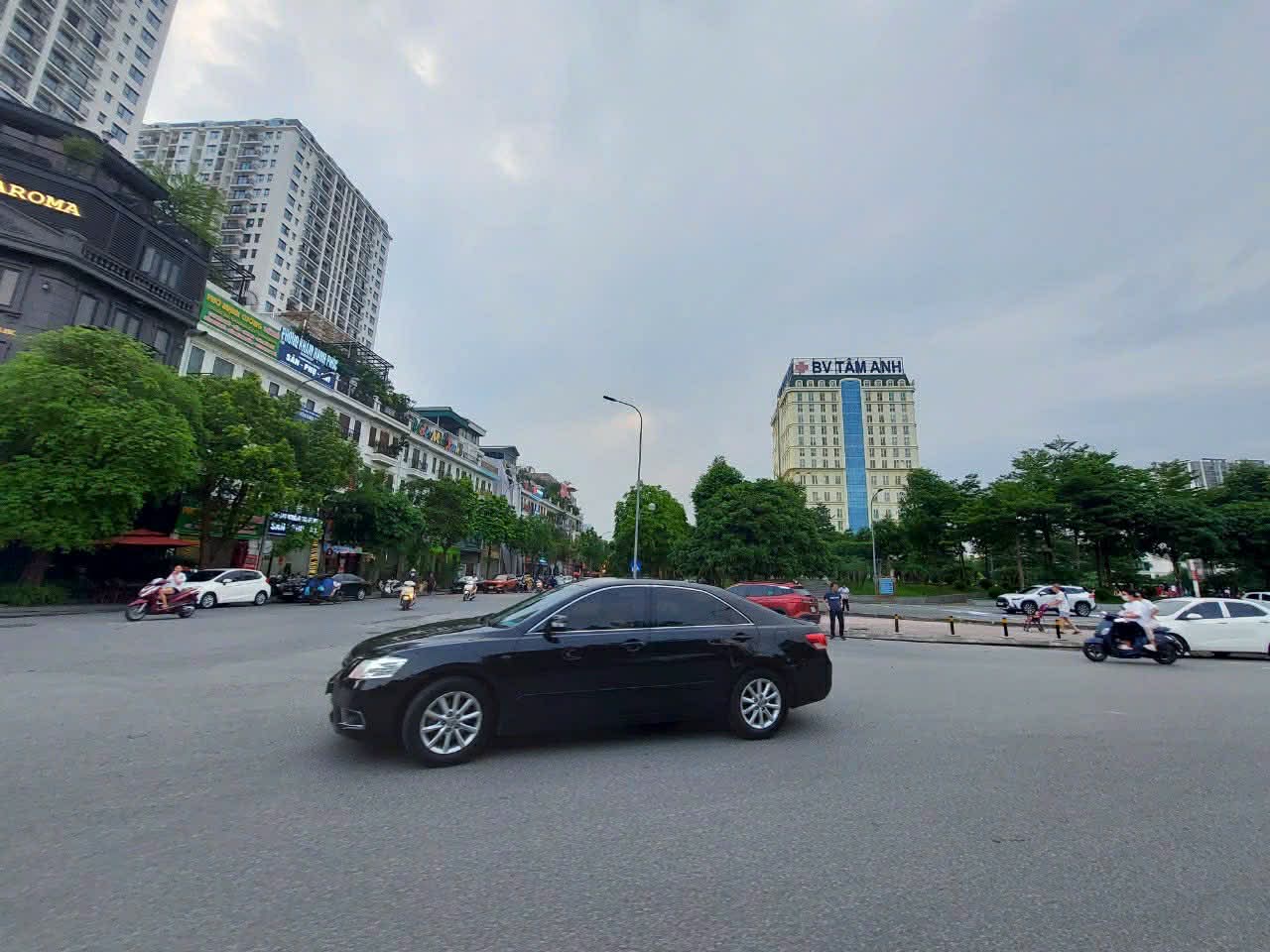 Liền kề lô góc HC Golden Hồng Tiến, 130m,MT 7.5m, sát bệnh viện Tâm Anh, lô góc, 3 thoáng, kinh