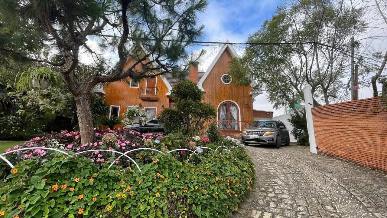 Cần Bán Biệt Thự Đẹp 2 Mặt Tiền Đường Đống Đa, Đà Lạt 2