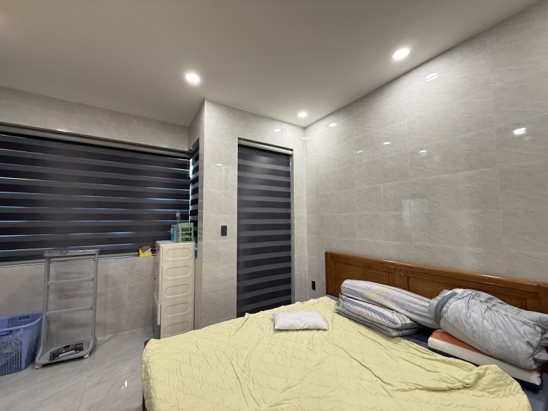 Bán nhà đườg 160 , Tăng Nhơn Phú A, Q9, Thủ Đức, TP HCM. DT 76m2, 3 tầng. Giá 6.7 tỷ, SHR - 5