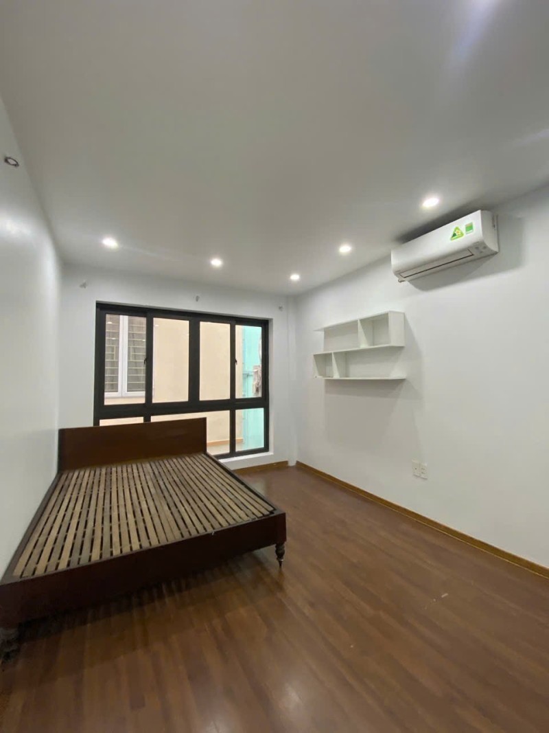 BÁN NHÀ RIÊNG BÁT KHỐI - LONG BIÊN - 5 TẦNG - 30M2 - Ở NGAY