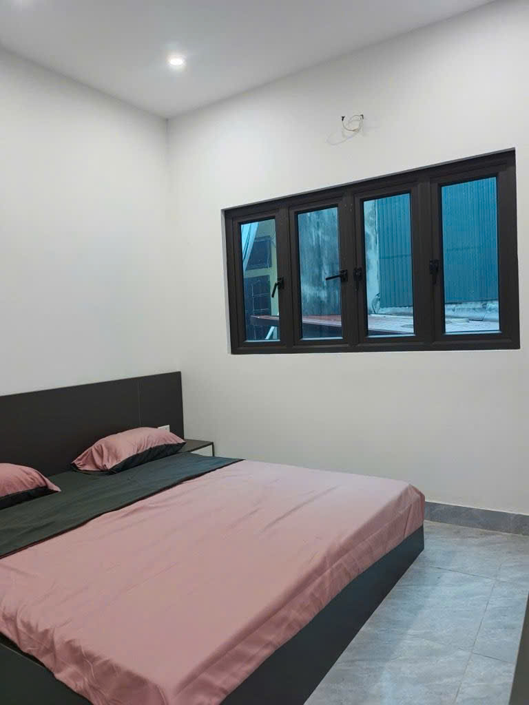 Cần bán Nhà mặt tiền đường Tam Trinh, Phường Mai Động, Diện tích 40m², Giá 9.3 Tỷ