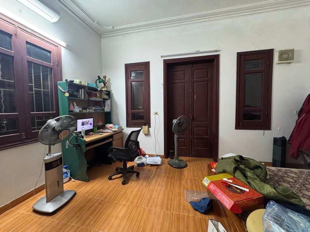 Cần bán Nhà mặt tiền đường Thạch Bàn, Phường Thạch Bàn, Diện tích 63m², Giá 11.3 Tỷ 2