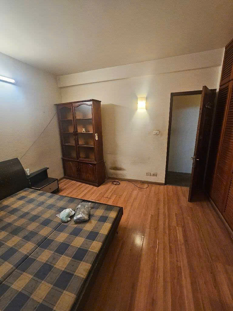 Cần bán Nhà mặt tiền đường Yên Lạc, Phường Vĩnh Tuy, Diện tích 52m², Giá 12.8 Tỷ