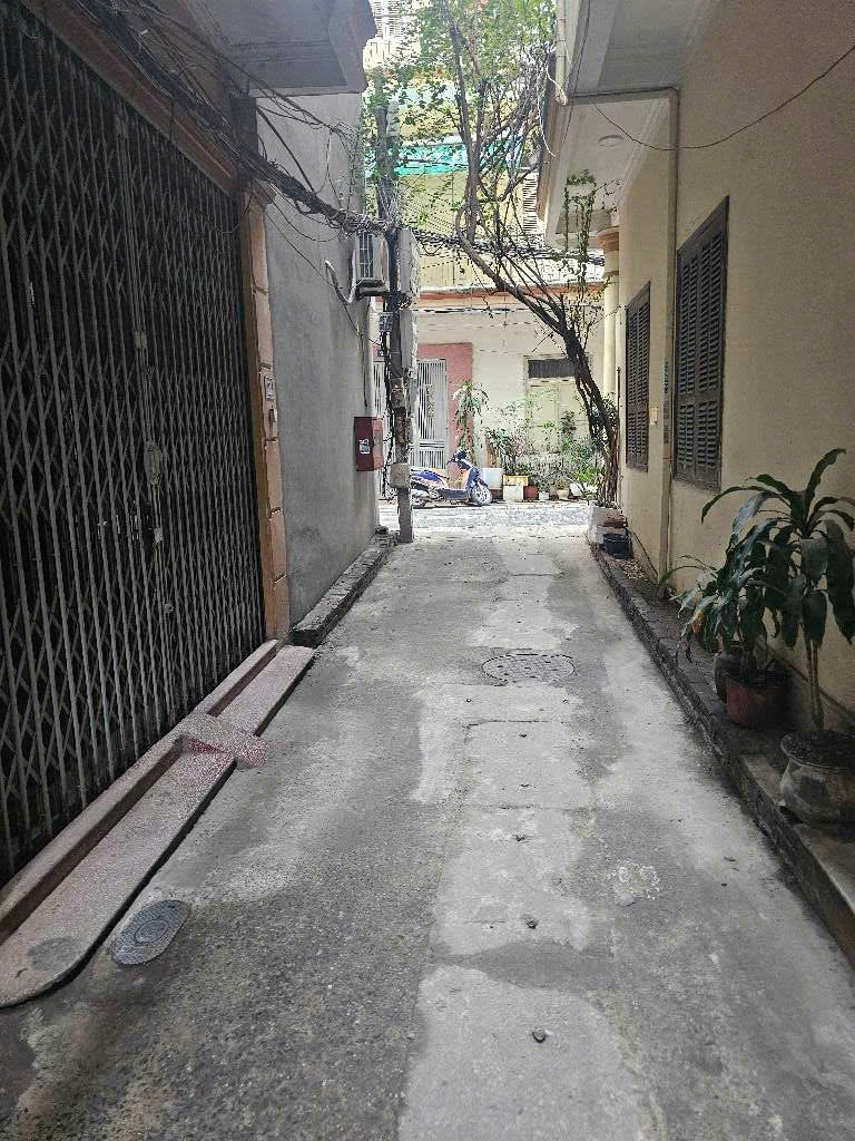 Cần bán Nhà mặt tiền đường Yên Lạc, Phường Vĩnh Tuy, Diện tích 52m², Giá 12.8 Tỷ 6