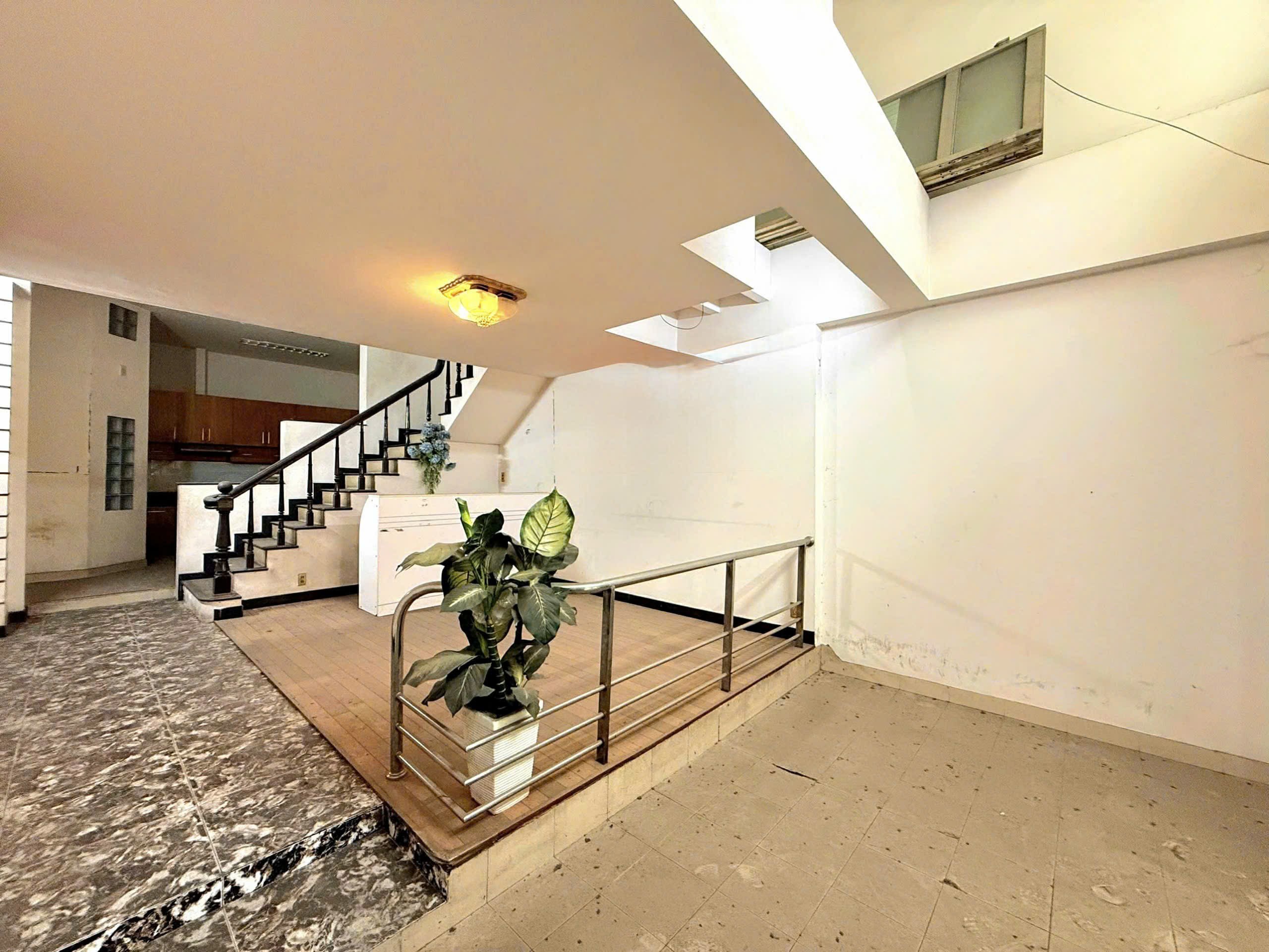 NHÀ HẺM XE TẢI 6 TẦNG 6 PN - KHU VIP ĐƯỜNG 3/2 - 65m2 NỞ HẬU KINH DOANH ĐỈNH 11