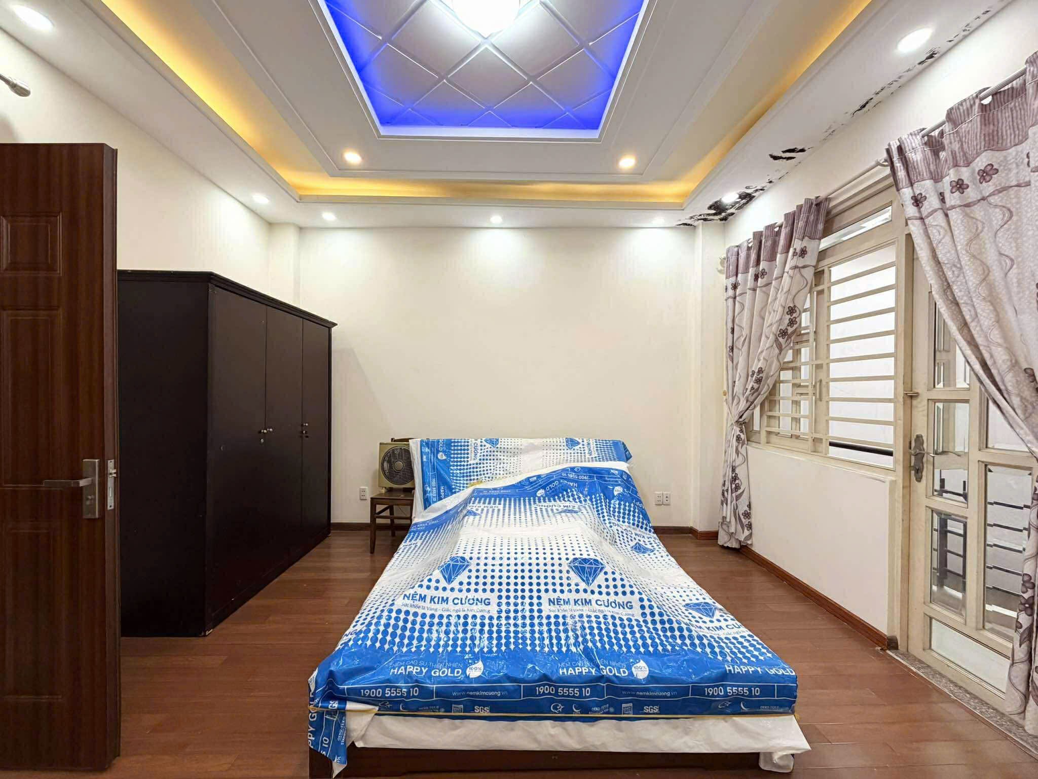 NHÀ HẺM XE TẢI THÍCH QUẢNG ĐỨC - 133m2 4 TẦNG THANG MÁY 7 PN - 1 ĐỜI CHỦ 15