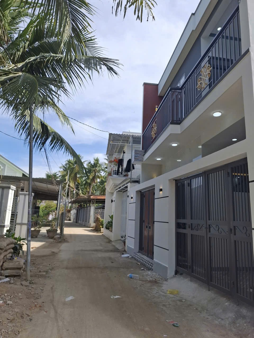 Bán nhà Diên Lạc 2 tầng mới xây full thổ cư hẻm đường Tư Văn sát bên Tỉnh Lộ 2 3