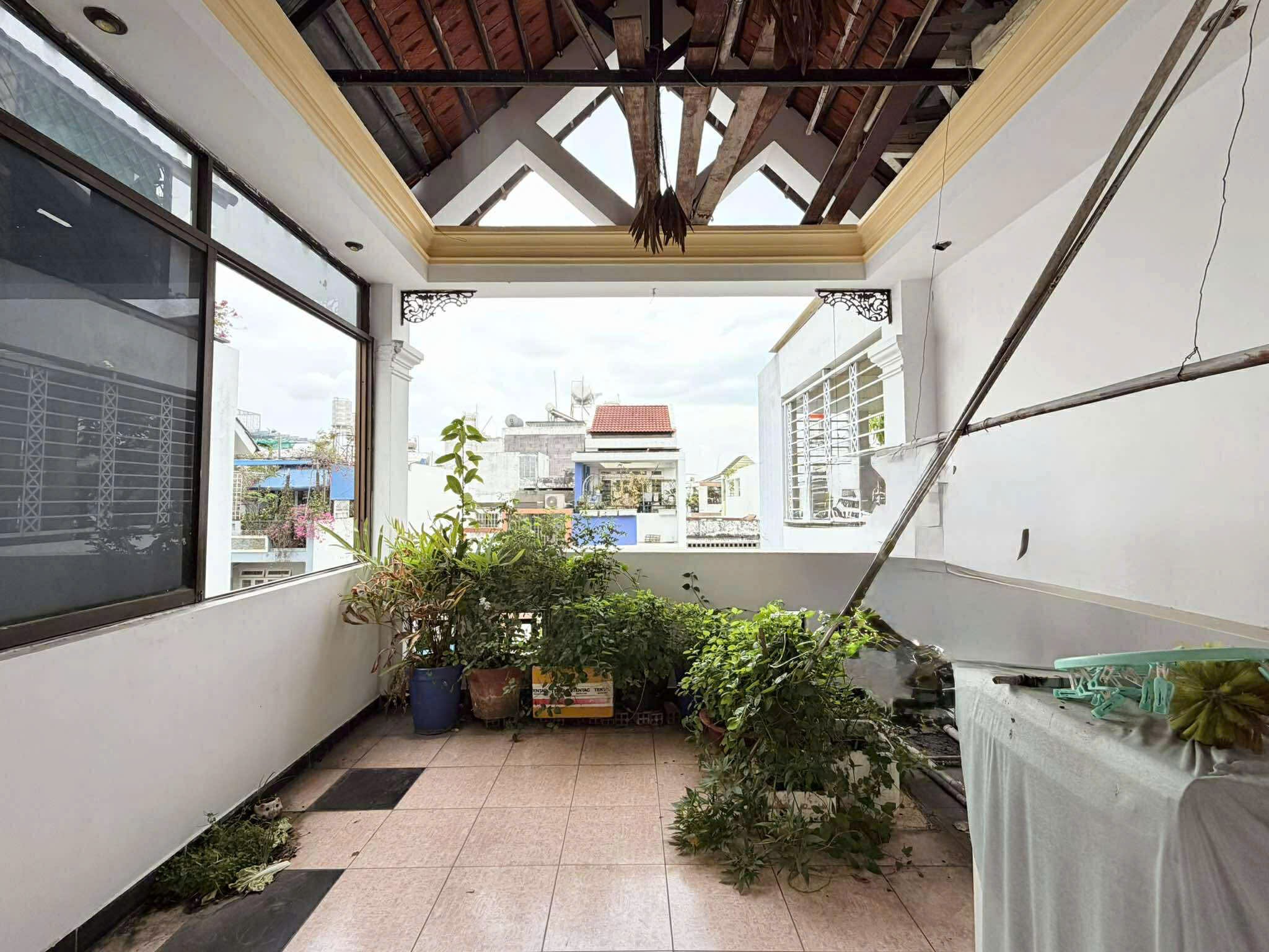 NHÀ HẺM XE TẢI 4 TẦNG THÍCH QUẢNG ĐỨC - 80m2 (4×20) - 16.5 TỶ 10