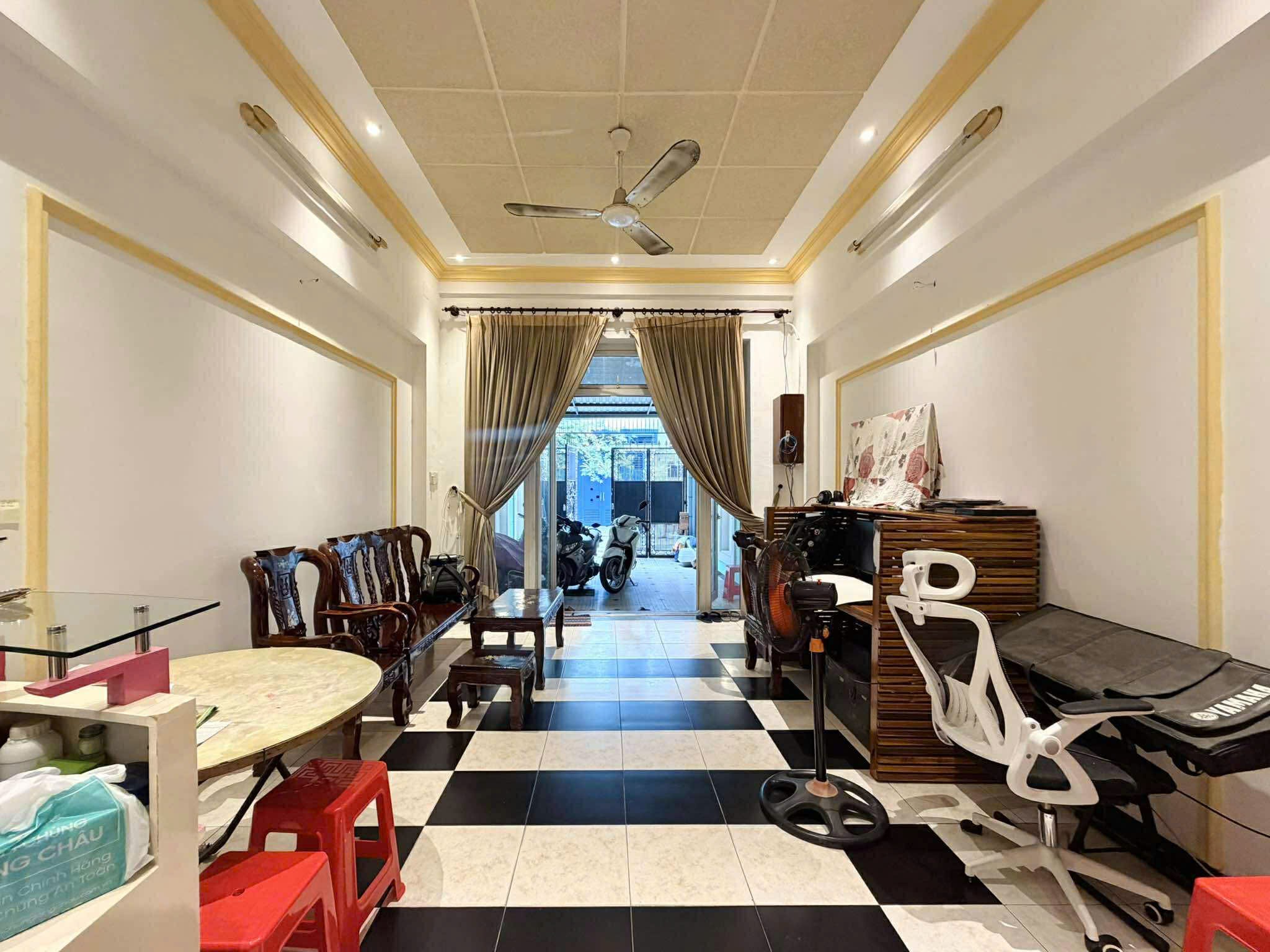 NHÀ HẺM XE TẢI 4 TẦNG THÍCH QUẢNG ĐỨC - 80m2 (4×20) - 16.5 TỶ 2