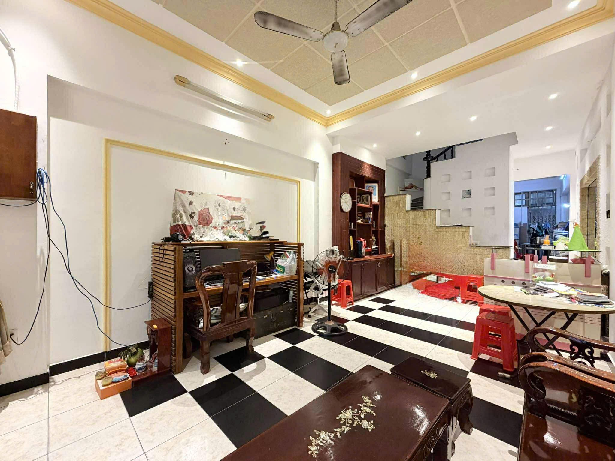 NHÀ HẺM XE TẢI 4 TẦNG THÍCH QUẢNG ĐỨC - 80m2 (4×20) - 16.5 TỶ