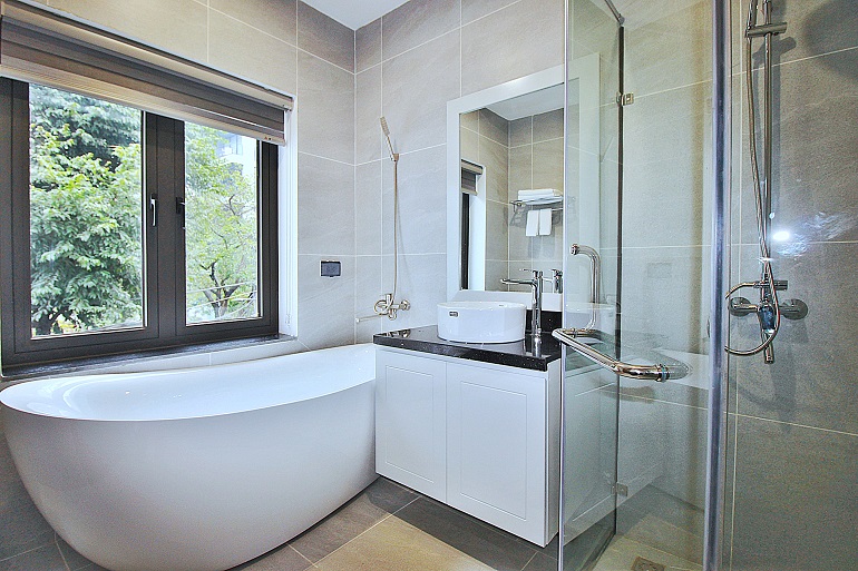 Cho thuê Biệt thự đường Tây Hồ, Phường Quảng An, Diện tích 450m², Giá 78 Triệu/tháng