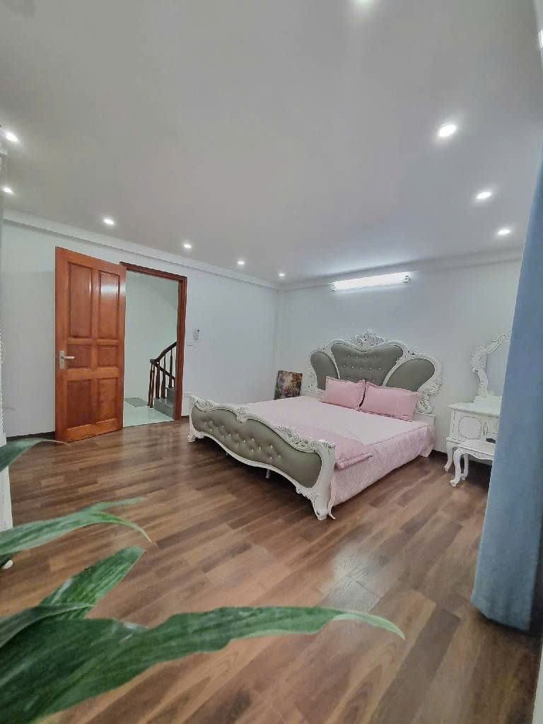 Chị Lan bán nhà ngõ 902 Kim Giang cạnh KĐT Linh Đàm 35m2x4T chỉ 6.x tỷ. LH 0989626116 2