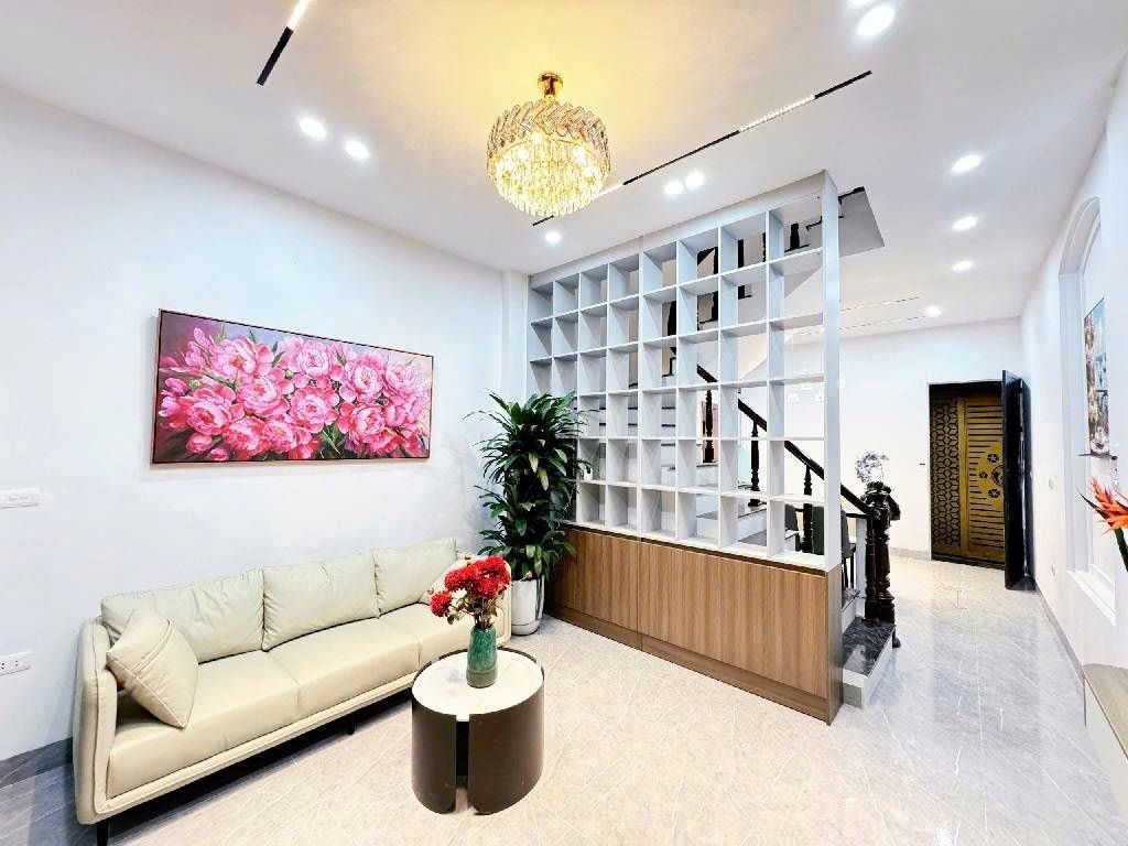 Chị Mai bán nhà ngõ 686 Kim Giang đi bộ ra phố 36m2x5T chỉ 7.x tỷ. LH 0989626116 2