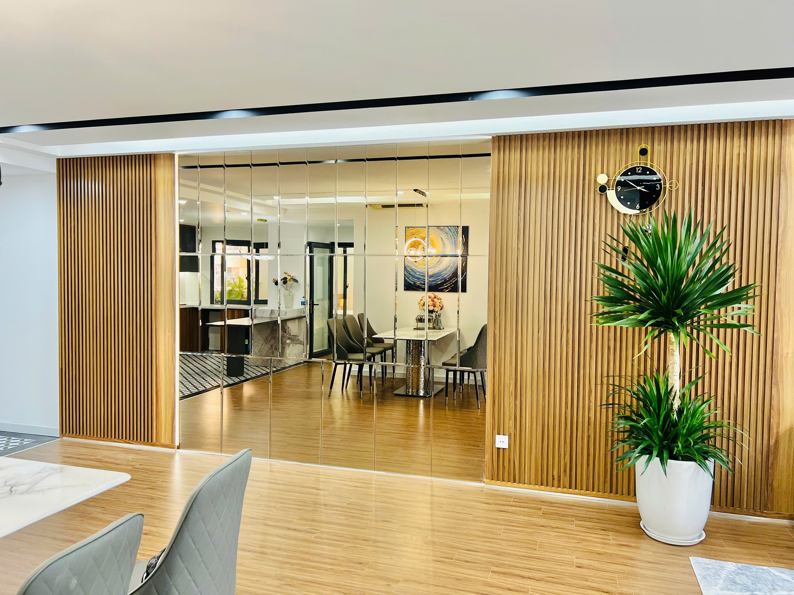 BÁN CĂN 3PN-154m2 tại Mulberry Lane, full đồ vào ở luôn 3