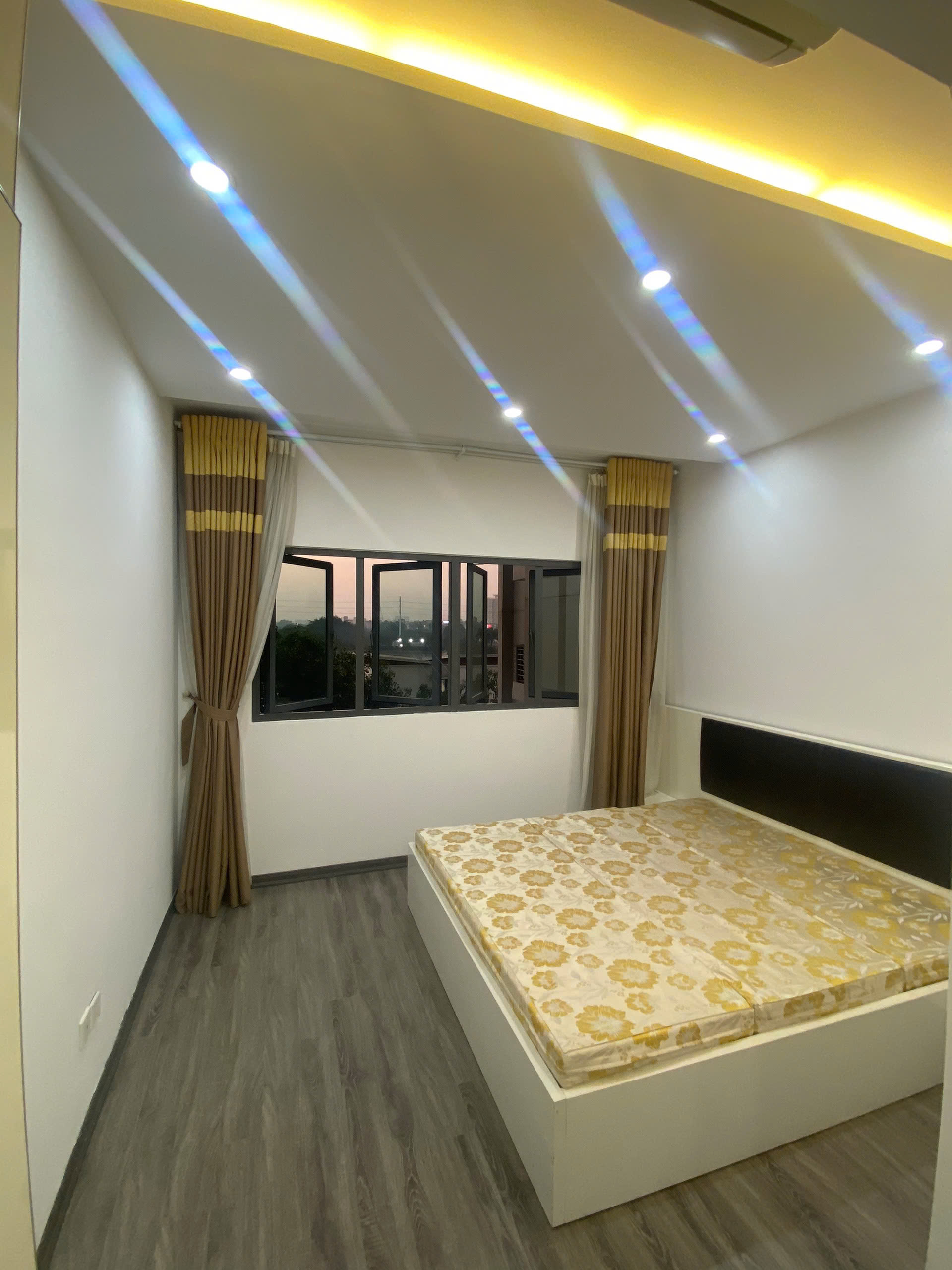 BÁN CĂN 2PN rộng 89m2 tại MULBERRY LANE, giá chỉ 7.1 tỷ 5