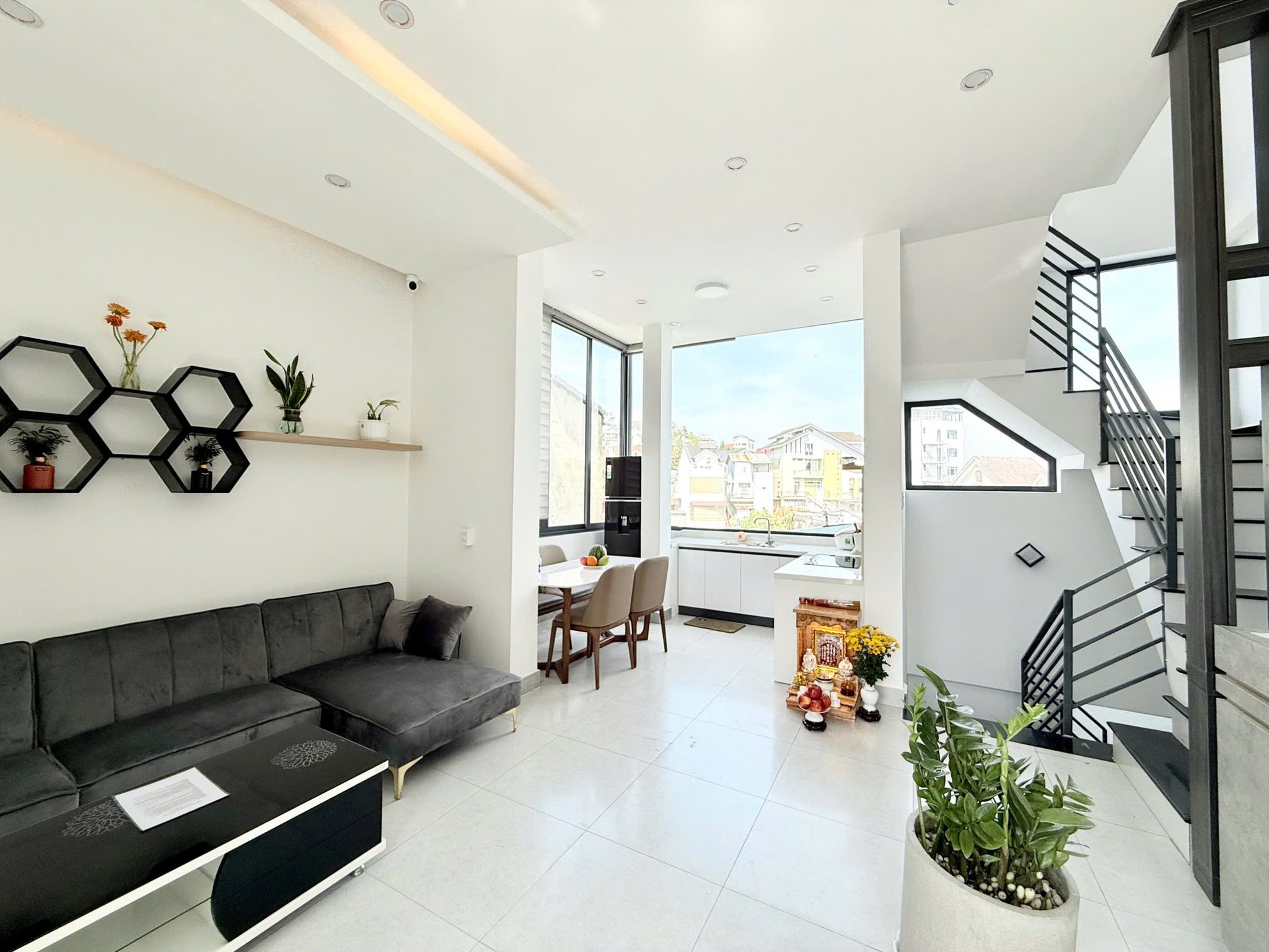 Giảm Giá Bán Gấp Khách Sạn 2 MẶT TIỀN Đường Nhựa Chính Ngô Thì Sỹ, Đà Lạt Giá Chỉ 11.5 Tỷ 2