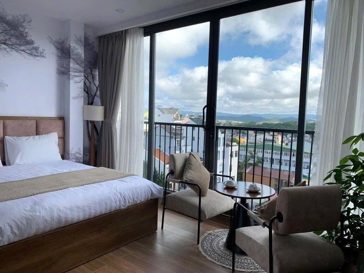 DO KHÔNG NGƯỜI TRÔNG COI - CẦN BÁN GẤP KHÁCH SẠN 8 TẦNG VIEW ĐẸP – P4, ĐÀ LẠT GIÁ 19 TỶ 3