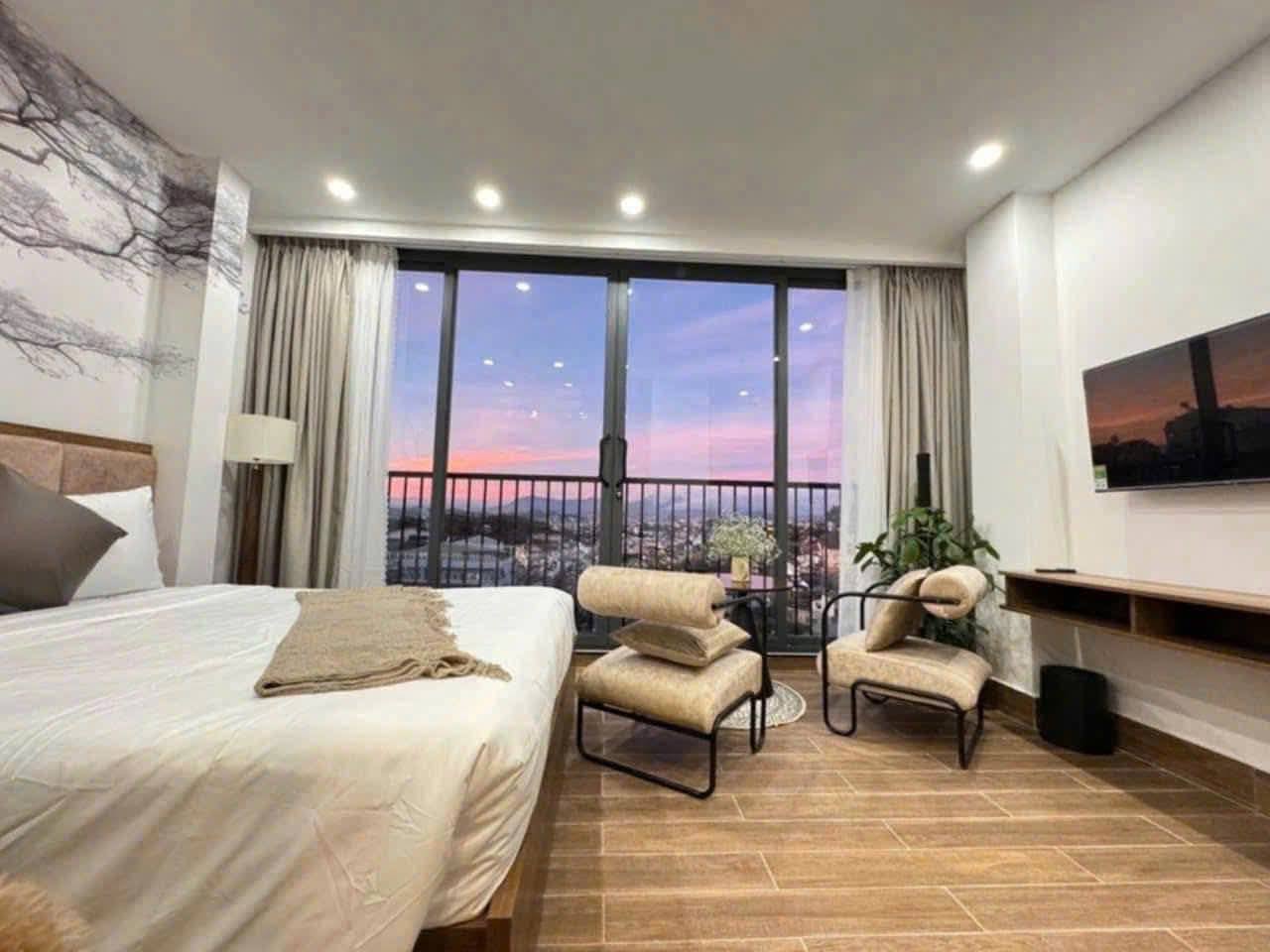 DO KHÔNG NGƯỜI TRÔNG COI - CẦN BÁN GẤP KHÁCH SẠN 8 TẦNG VIEW ĐẸP – P4, ĐÀ LẠT GIÁ 19 TỶ 2