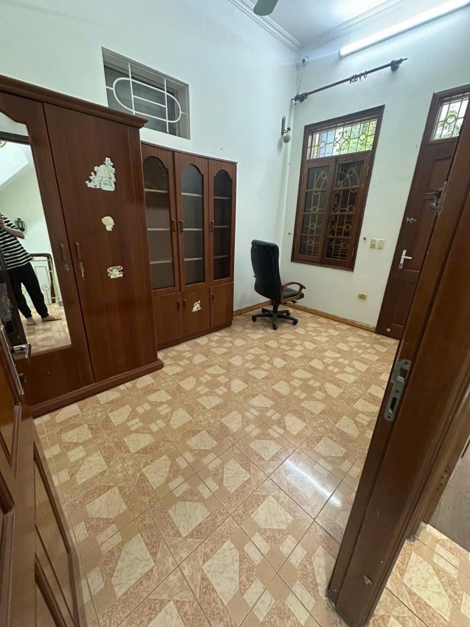 Cho thuê nhà ngõ 401 Nguyễn Khang, Yên Hòa, Cầu Giấy 40m x 4T giá 15 triệu 2