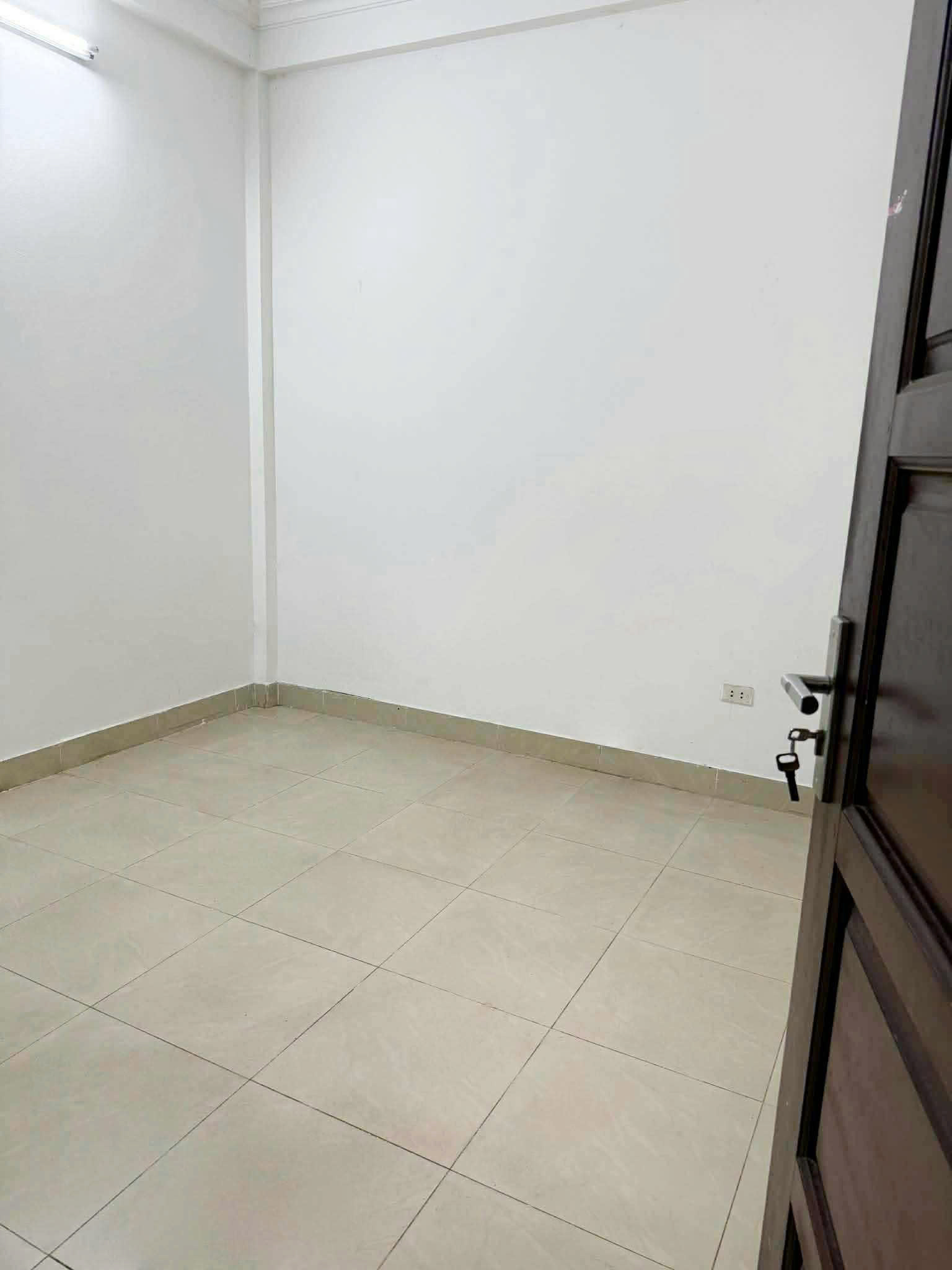 Cho thuê nhà ở ngõ 259 Yên Hòa, Cầu Giấy 35m x 4T giá 18 triệu Ô TÔ TRÁNH - KD 2