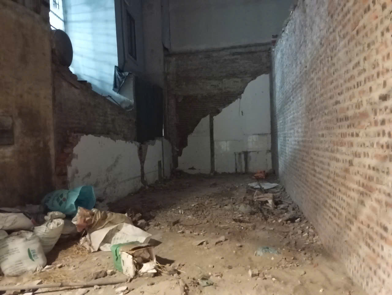 Chị Liên cần tiền bán Gấp đất ngõ 2 Quang Trung gần ô tô tránh 42m2 chỉ 6.x tỷ. LH 0989626116